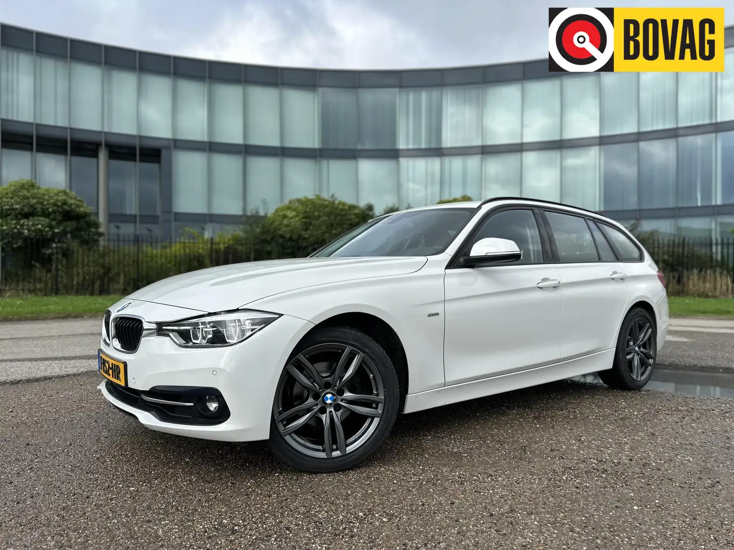 BMW 320 3 Serie Touring 320i X-Drive High Executive Wit - 1