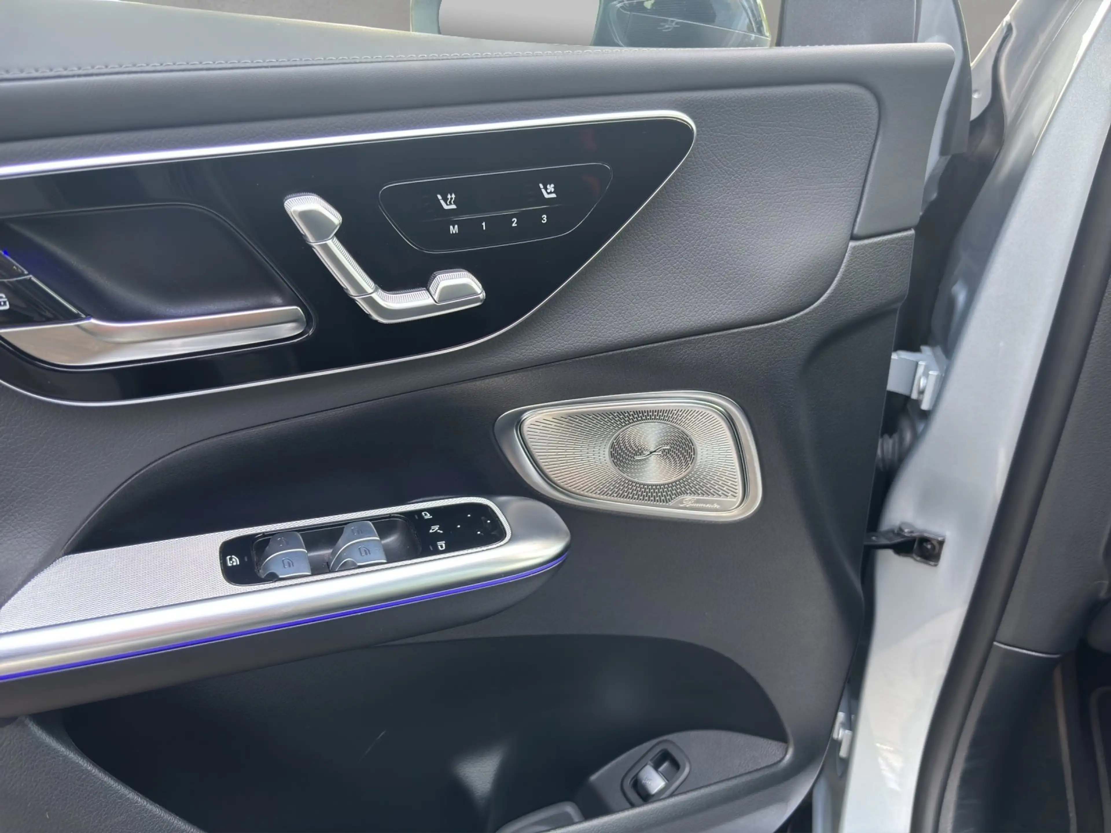 Mercedes-Benz GLC 450 GLC450d AMG Prem+ DISTRO Standhz AHK Massage HUD — photo 12