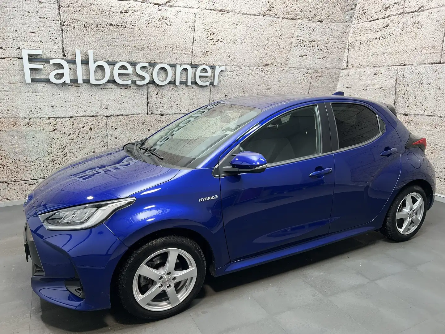 Toyota Yaris 1,5 Hybrid Design Blau - 2