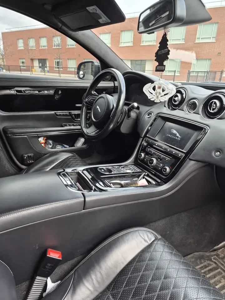 Jaguar XJ снимка Jaguar XJ