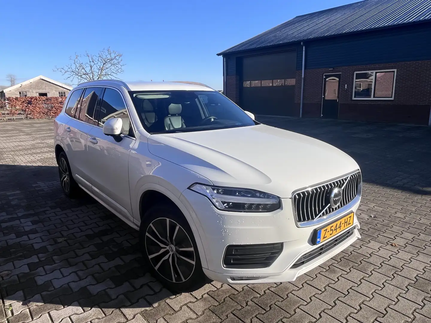 Volvo XC90 2.0 B5 AWD Inscript. Wit - 1