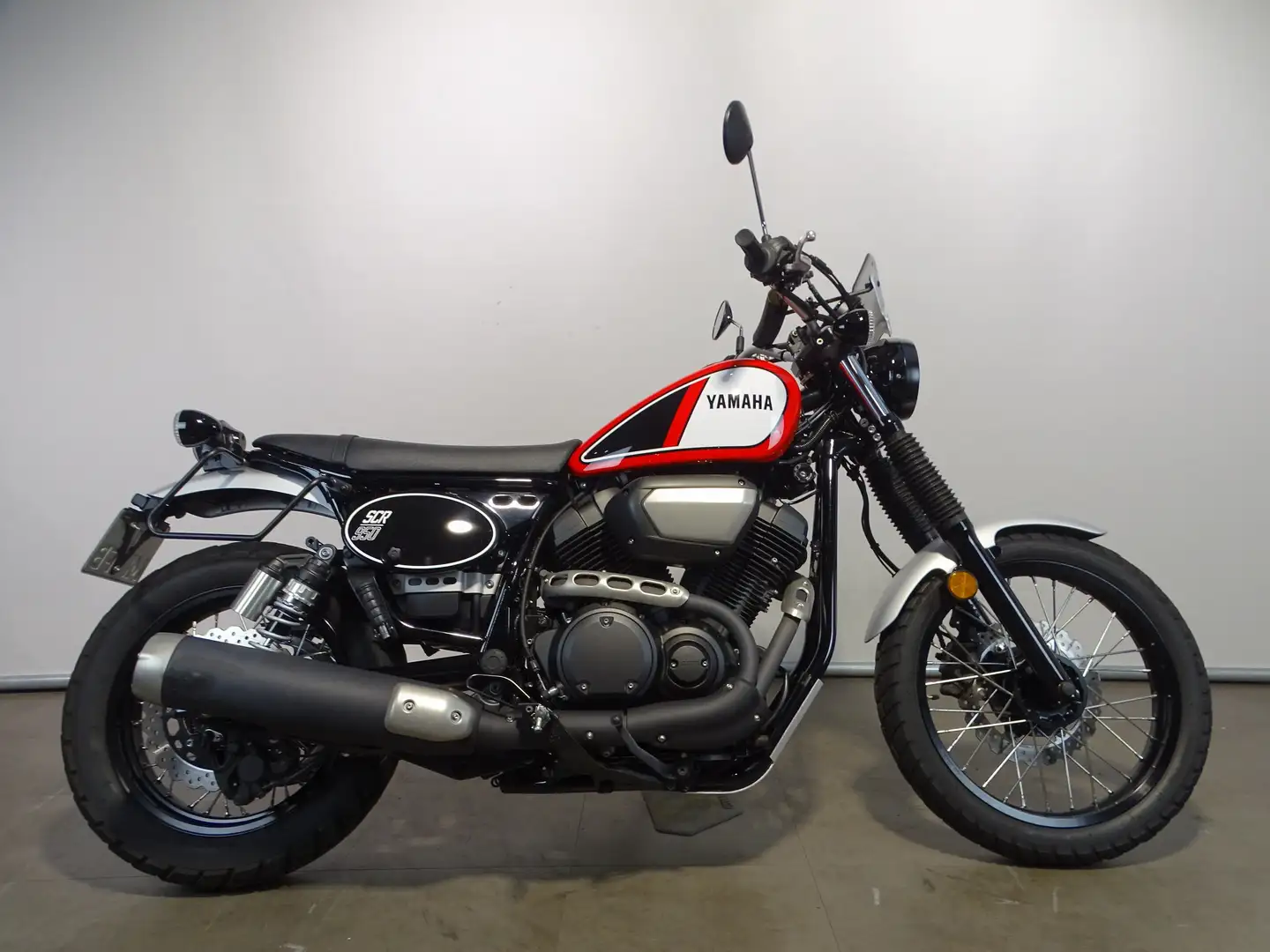 Yamaha SCR 950 Rouge - 1