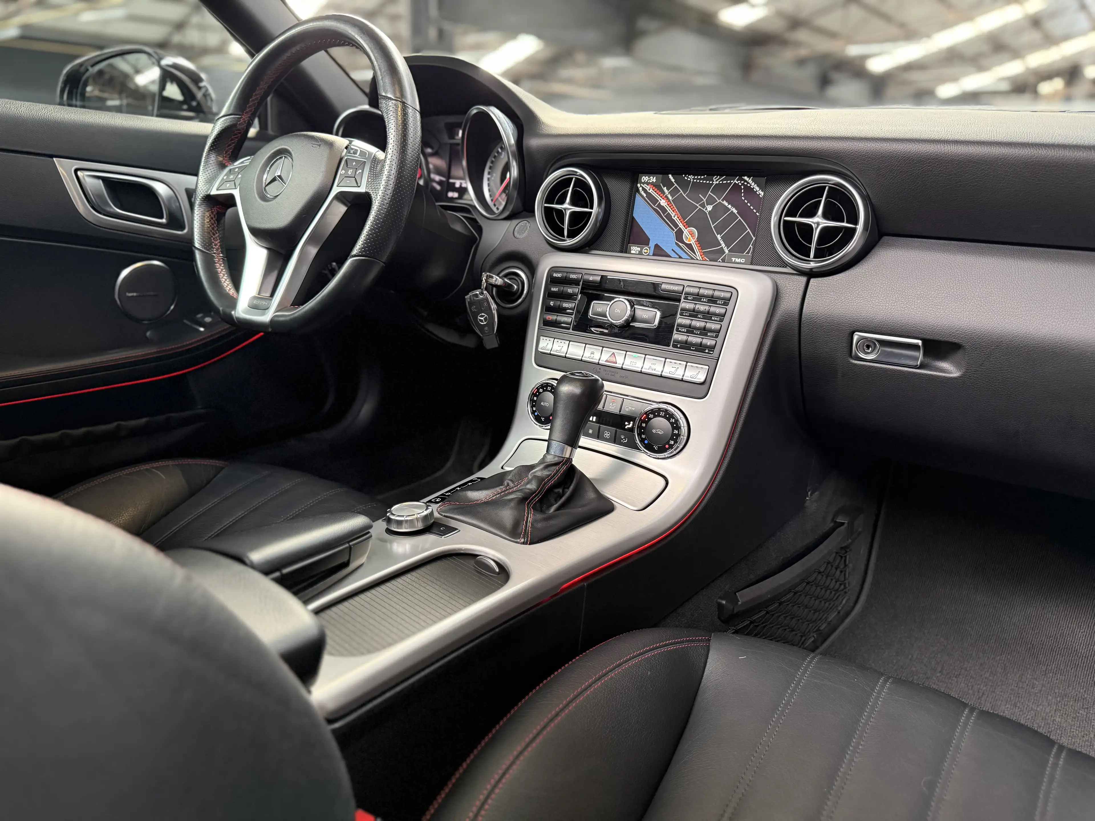 Mercedes-Benz SLK 250 D * PACK AMG * RADAR * SONO * AIRCRAFT * SIEGE CH — photo 11