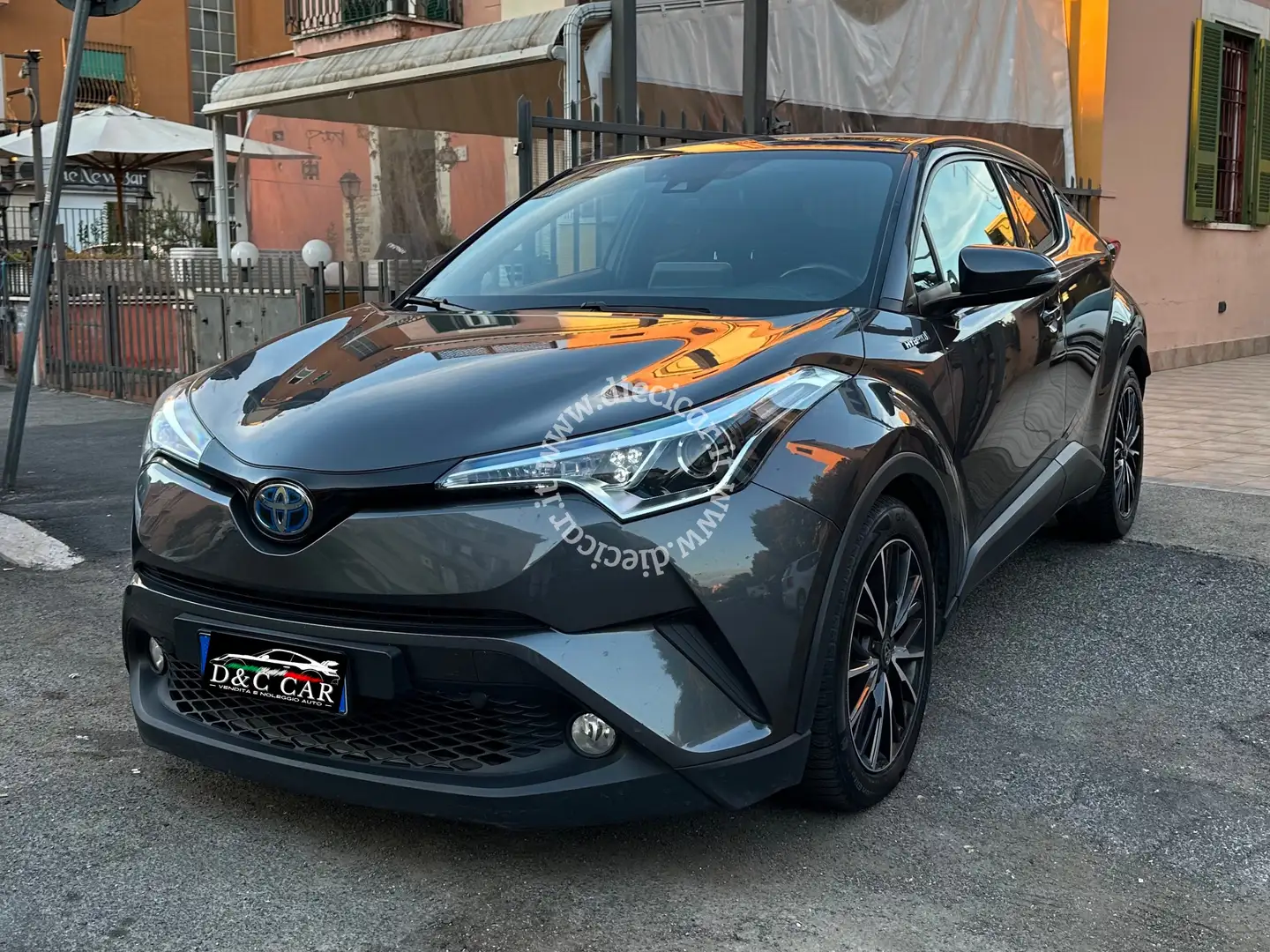 Toyota C-HR C-HR  1.8h 2wd e-cvt my18 UNIPRO TAGLIANDATA Grigio - 2