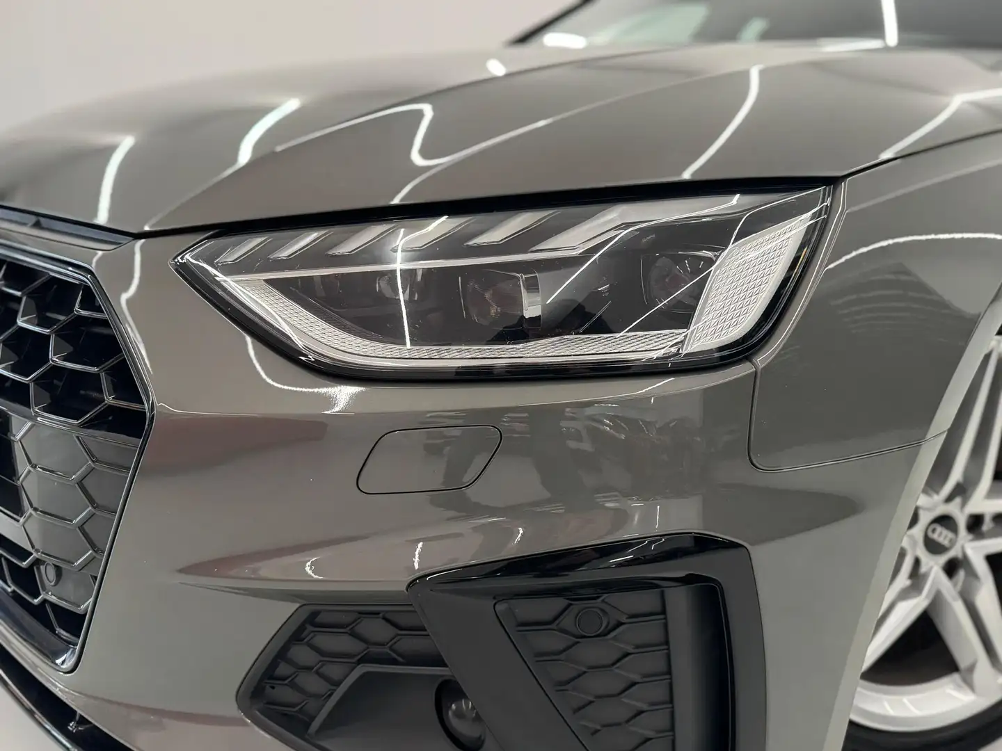 Audi A4 Avant TFSI Business S-Line S-tronic Carplay Camera Gris - 2