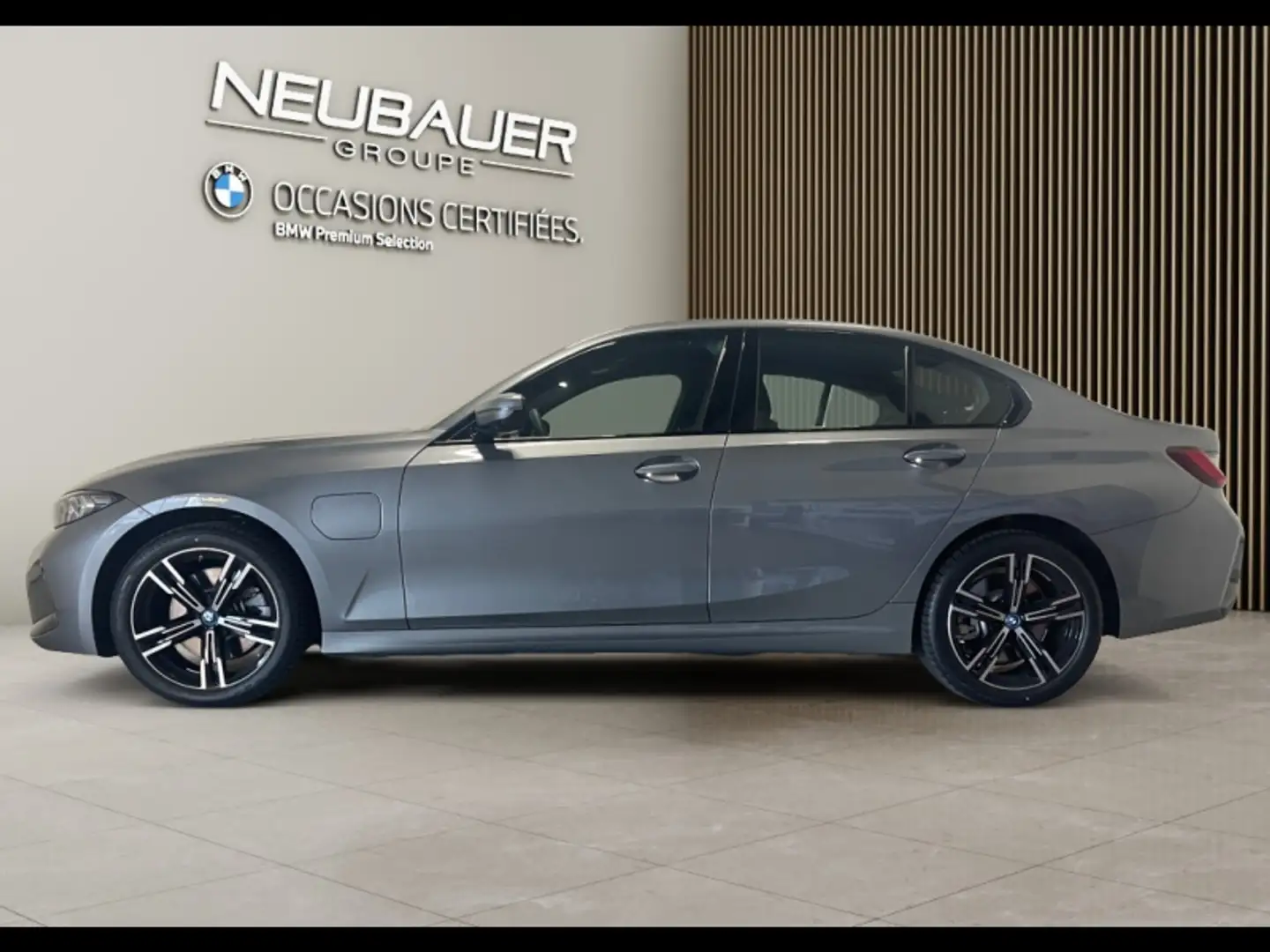 BMW 320 320eA 204ch M Sport Gris - 2