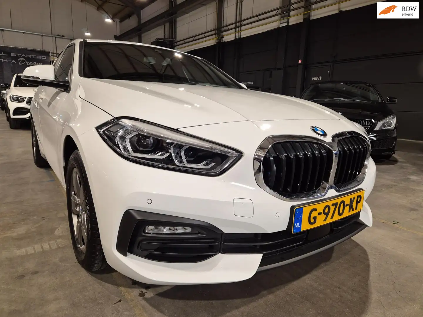 BMW 118 1-serie 118i Executive Edition - Automaat - CarPla Blanc - 1