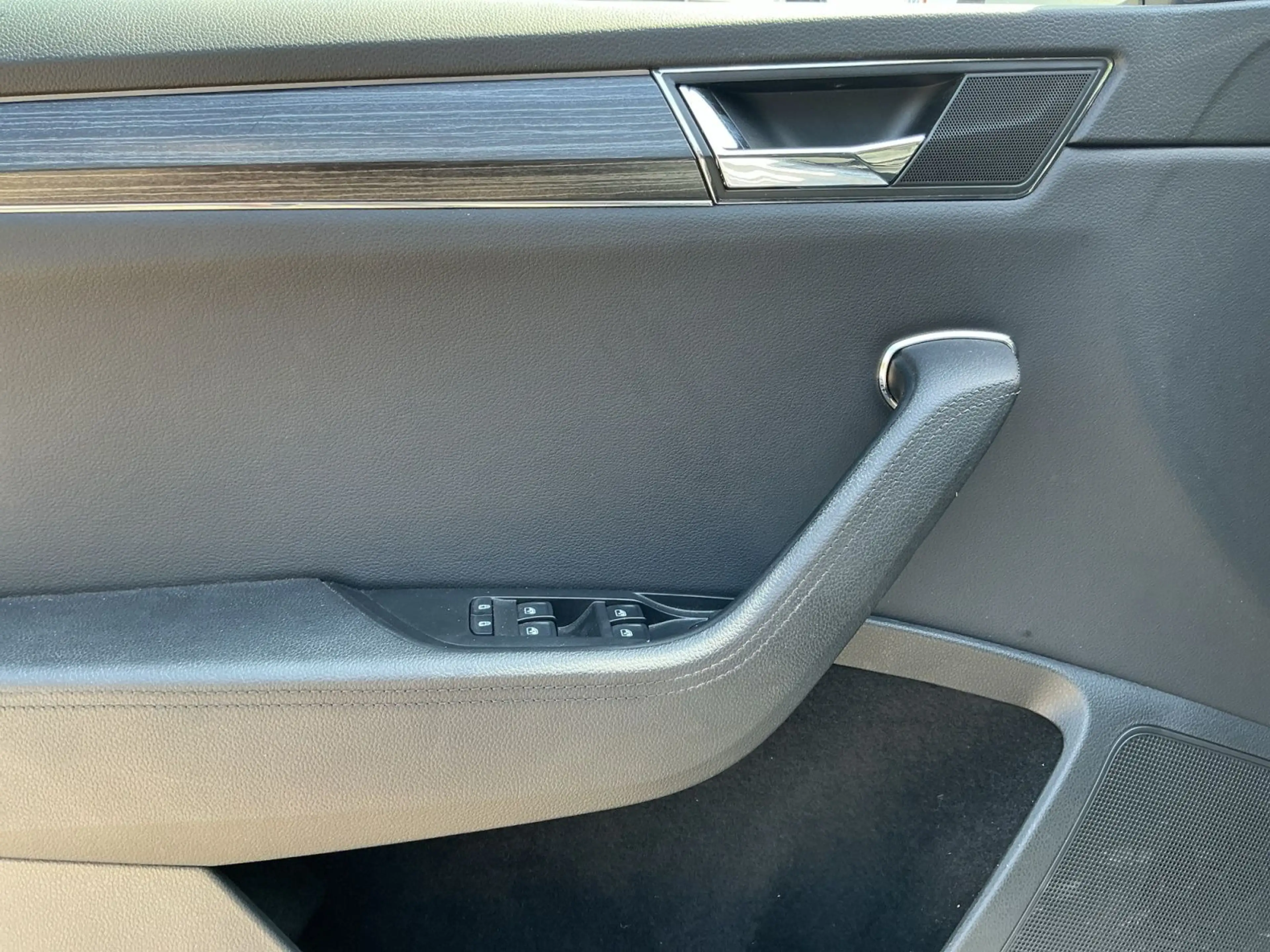 Skoda Superb Combi 2.0 TSI STYLE LED+NAVI+AHK+STANDHZG — photo 15