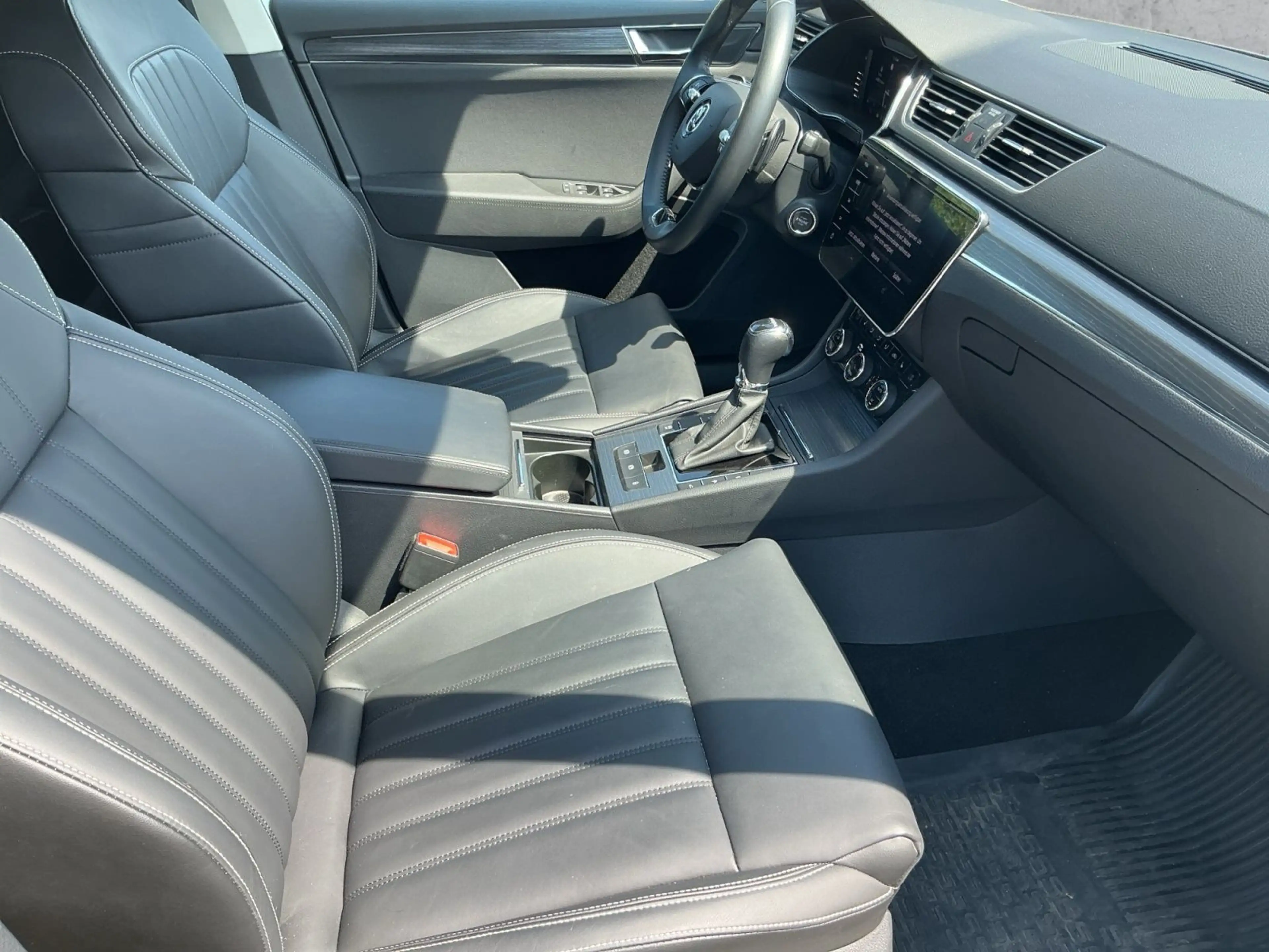 Skoda Superb Combi 2.0 TSI STYLE LED+NAVI+AHK+STANDHZG — photo 13