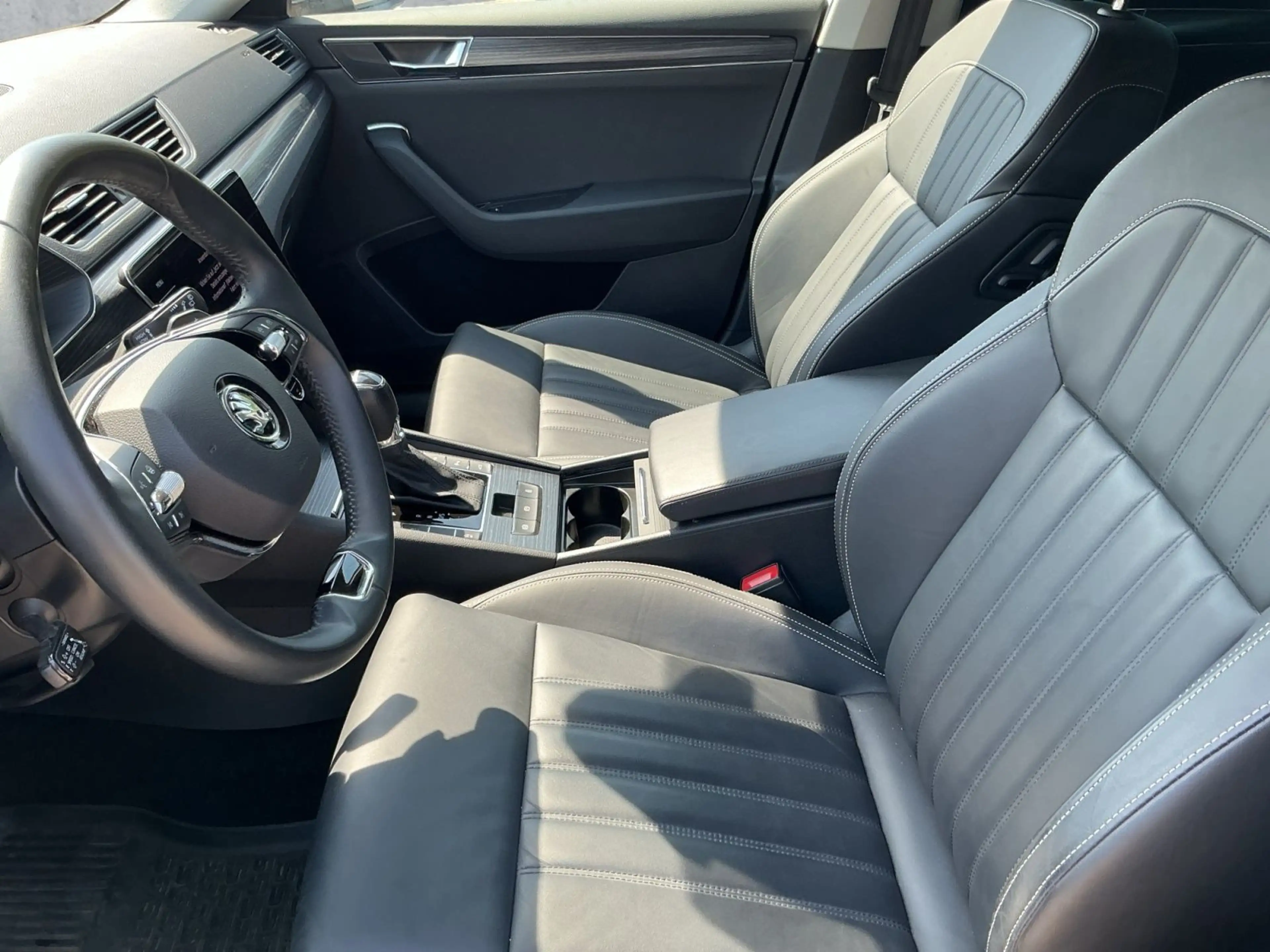 Skoda Superb Combi 2.0 TSI STYLE LED+NAVI+AHK+STANDHZG — photo 12