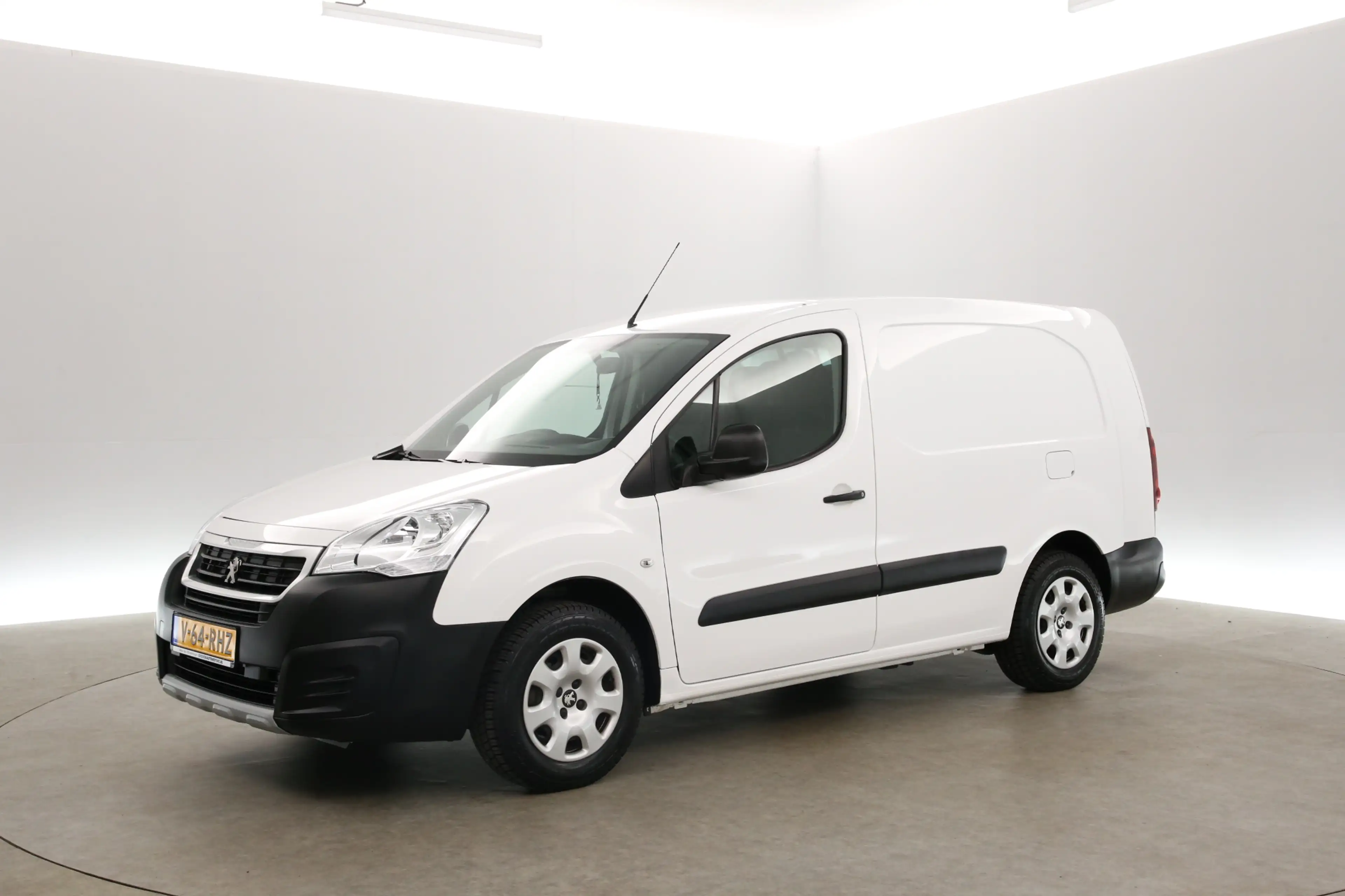 Peugeot Partner E-Partner Electric L2 Pro | SOH 86% | 3 Zits | Air — photo 9