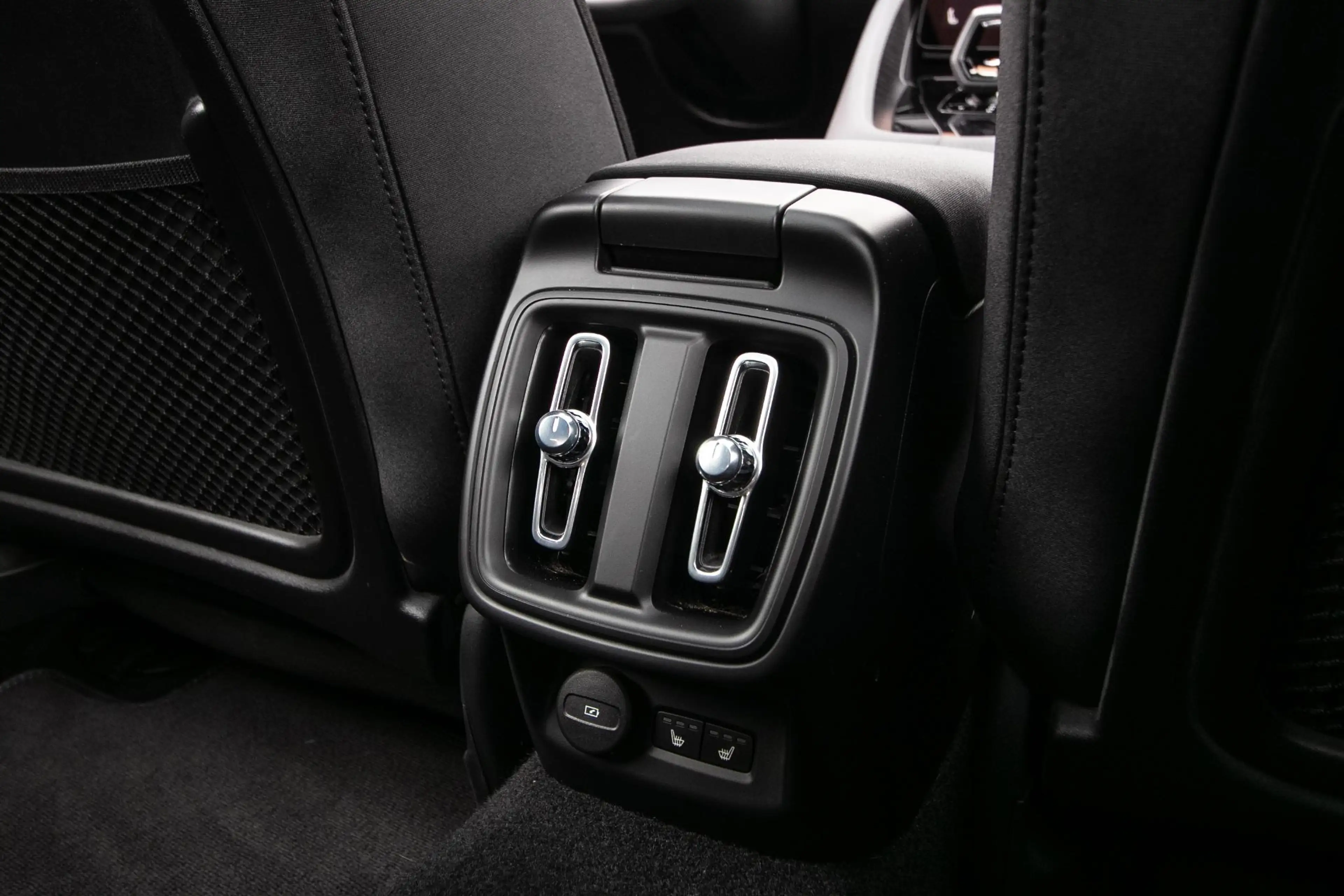 Polestar 2 Long Range Dual Motor Launch Edition 78kWh Ad. Cru — photo 8