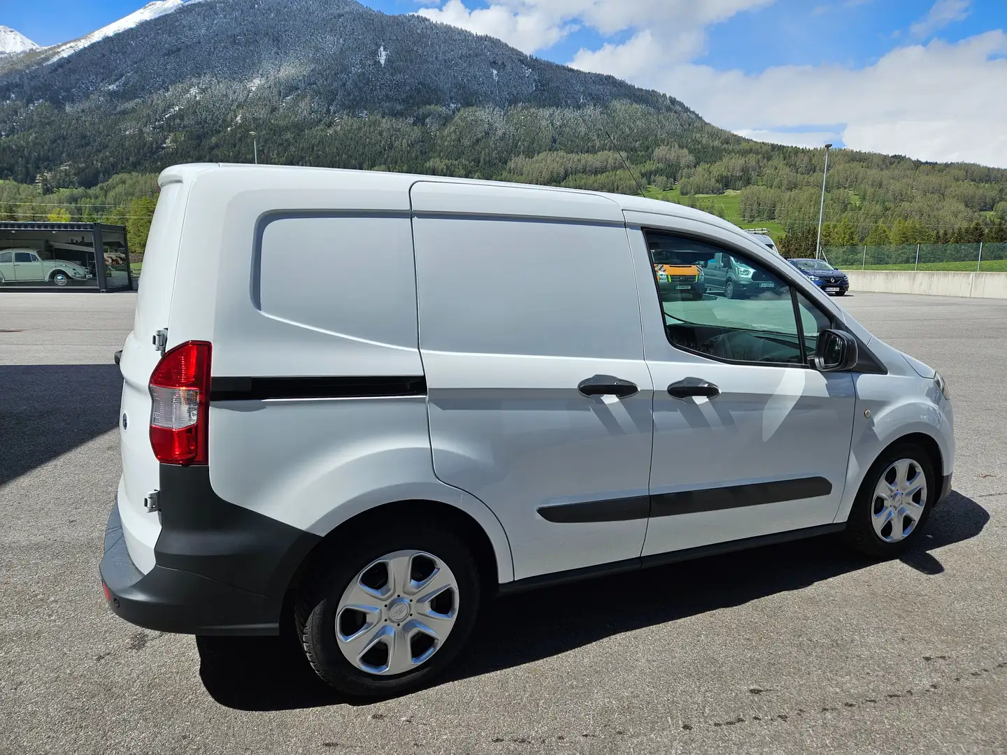 Ford Transit Courier 1,5 TDCi Trend White - 2