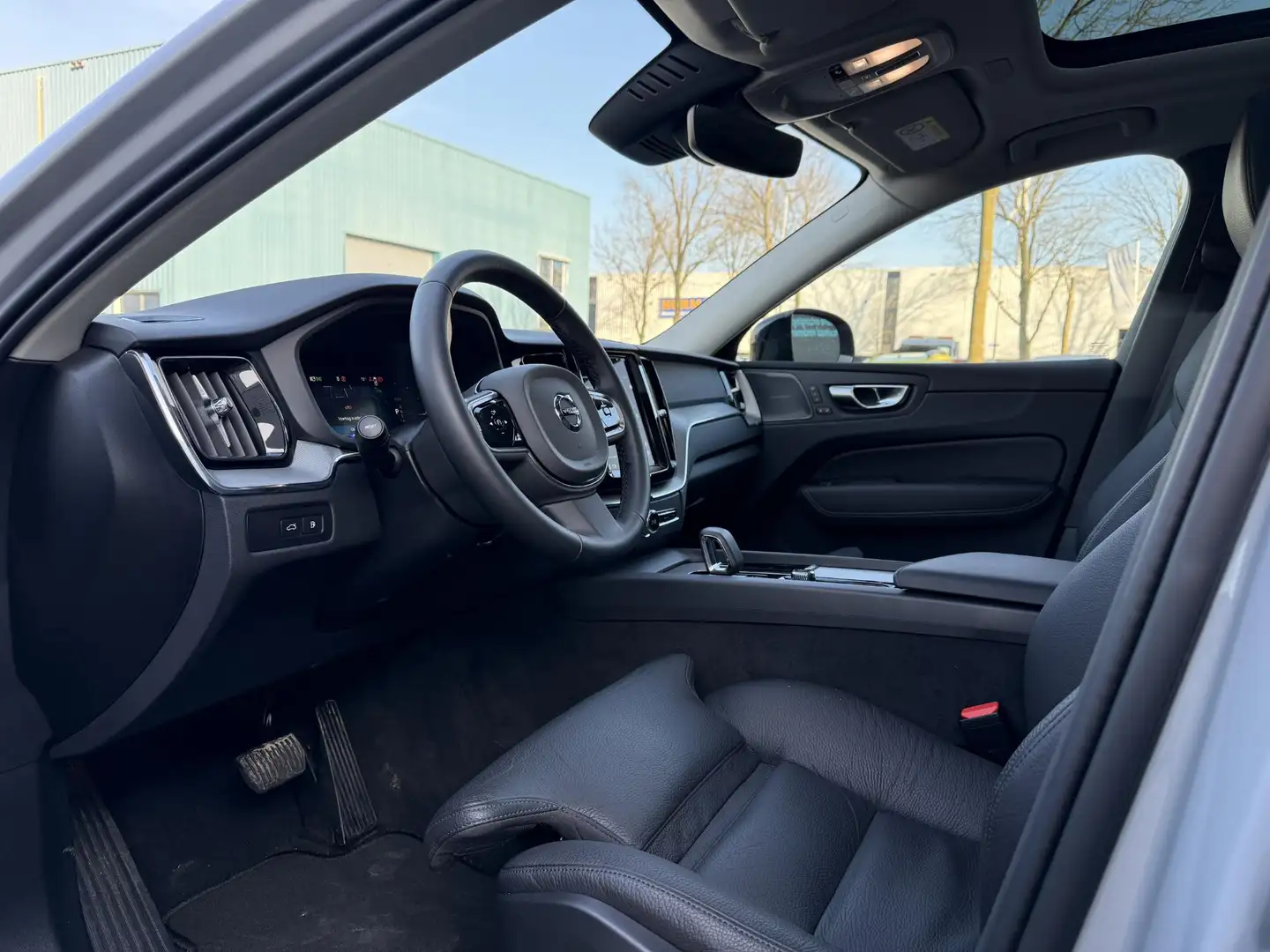 Volvo XC60 2.0 T8 Plug-in hybrid AWD Plus Dark l leder l 360 Gris - 2