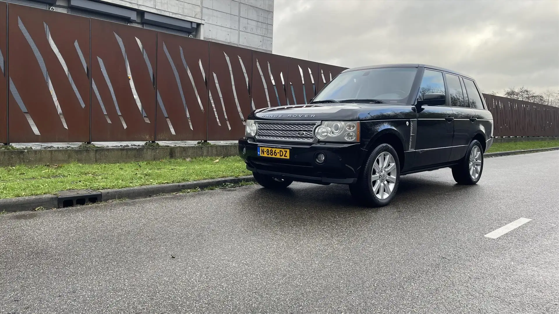 Land Rover Range Rover 4.2 V8 SC AUT SC Černá - 1