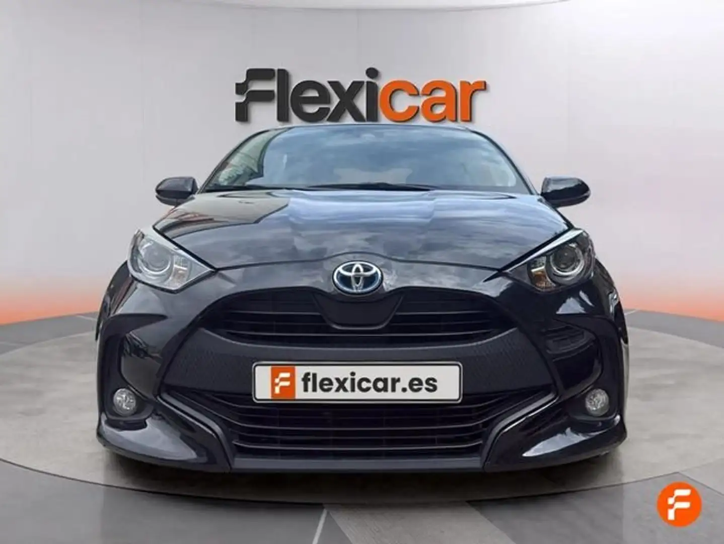 Toyota Yaris 120H 1.5 Active Tech Negro - 2