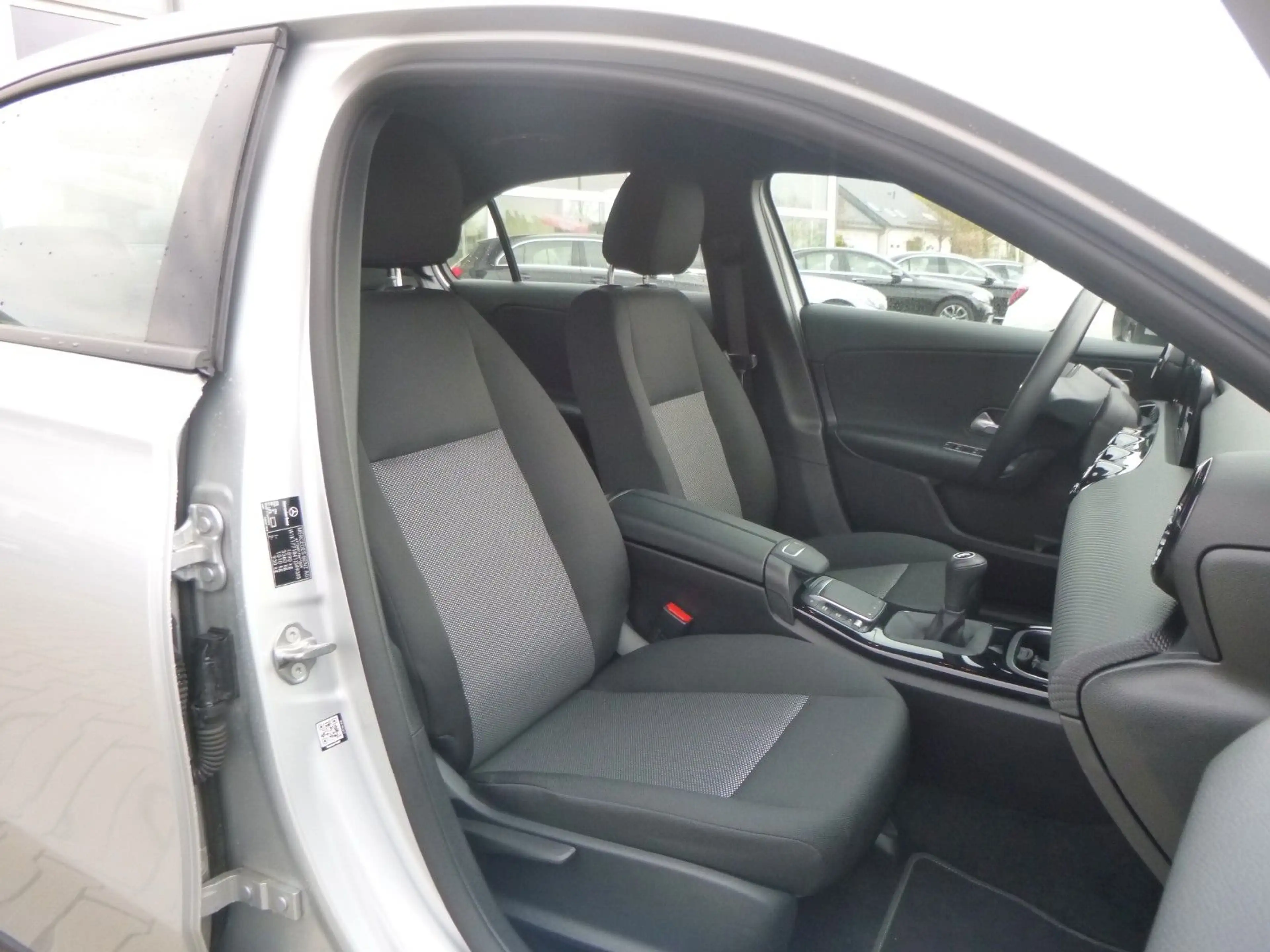 Mercedes-Benz A 180 Limousine NAV/LED/KAM/PDC/SHZ — photo 12