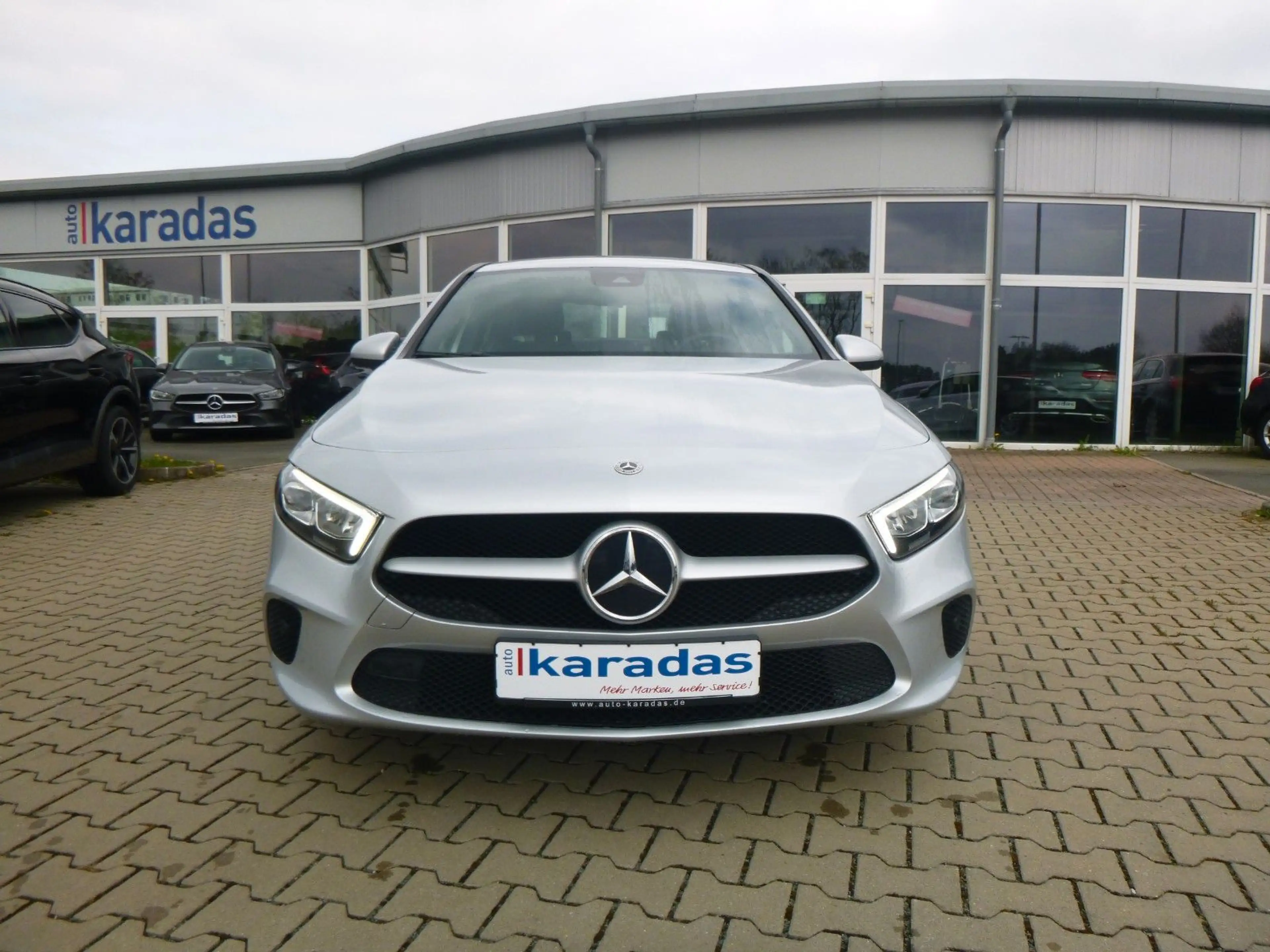 Mercedes-Benz A 180 Limousine NAV/LED/KAM/PDC/SHZ — photo 3