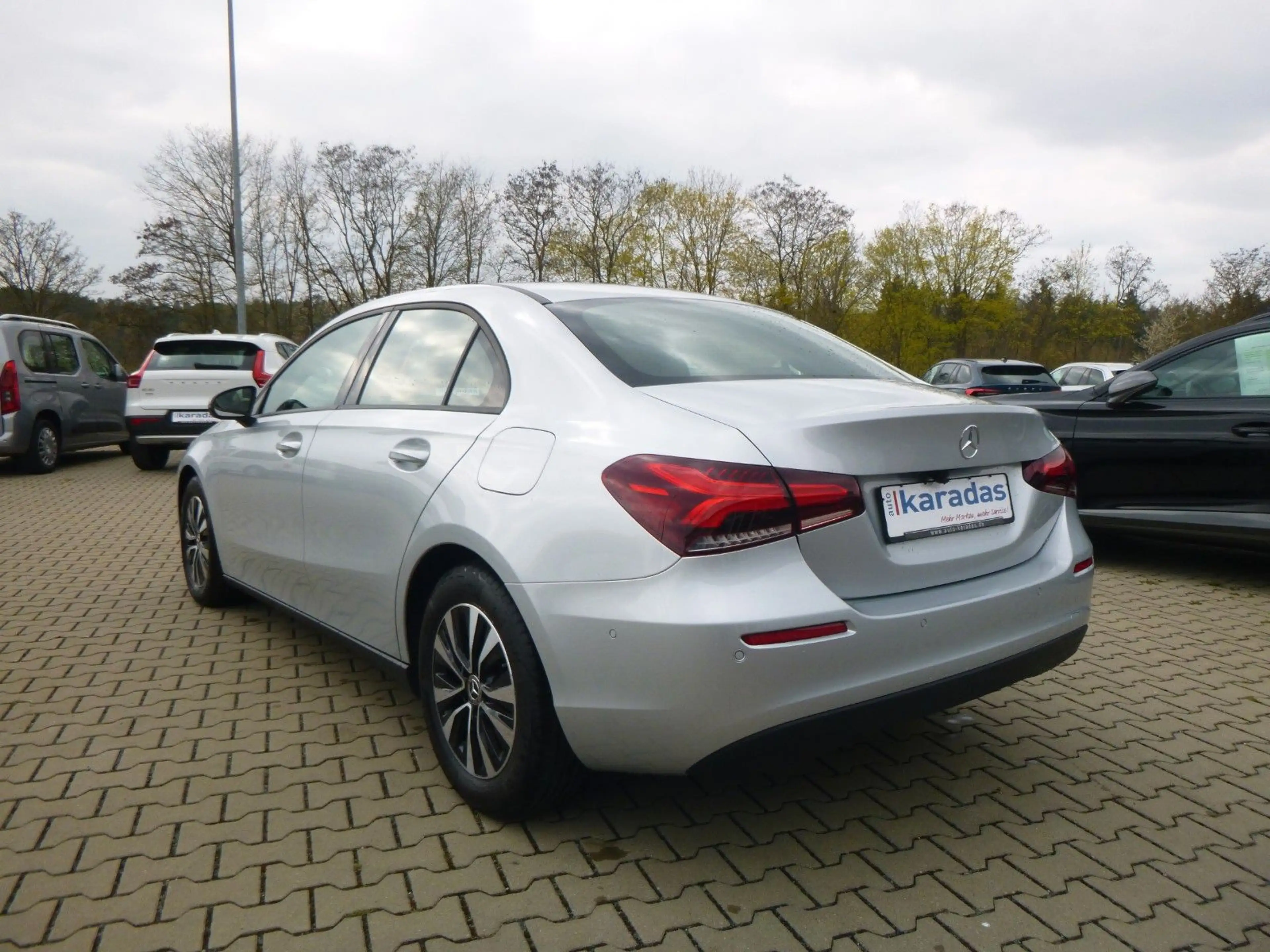 Mercedes-Benz A 180 Limousine NAV/LED/KAM/PDC/SHZ — photo 4