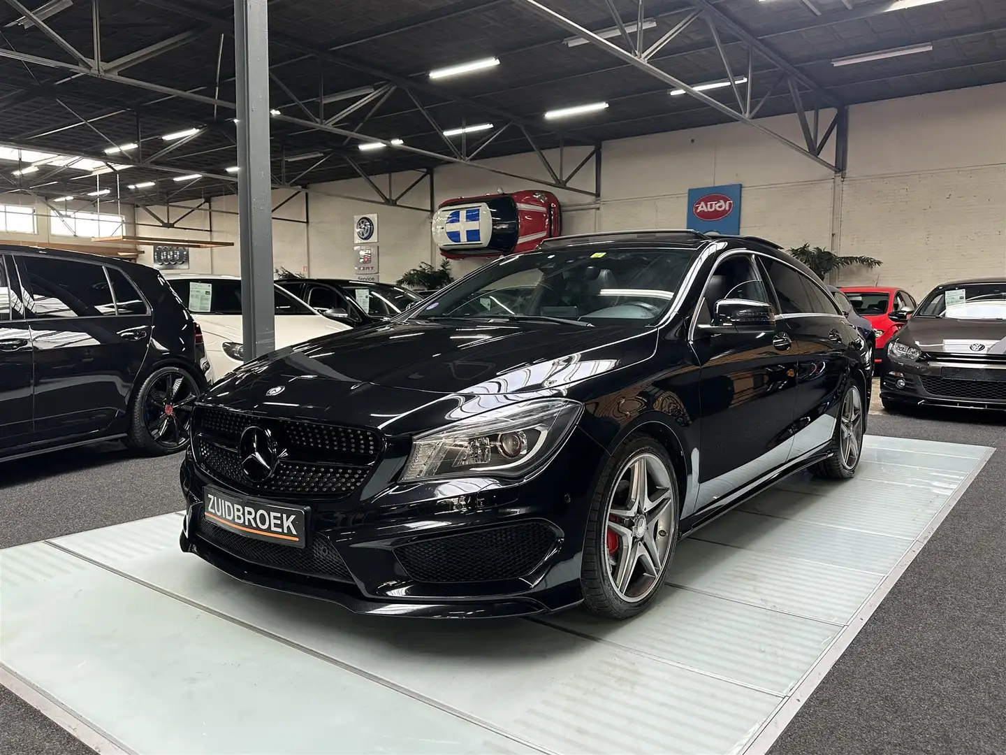 Mercedes-Benz CLA 200 AMG Shooting brake Xenon Pano Leer Automaat Clima Schwarz - 1