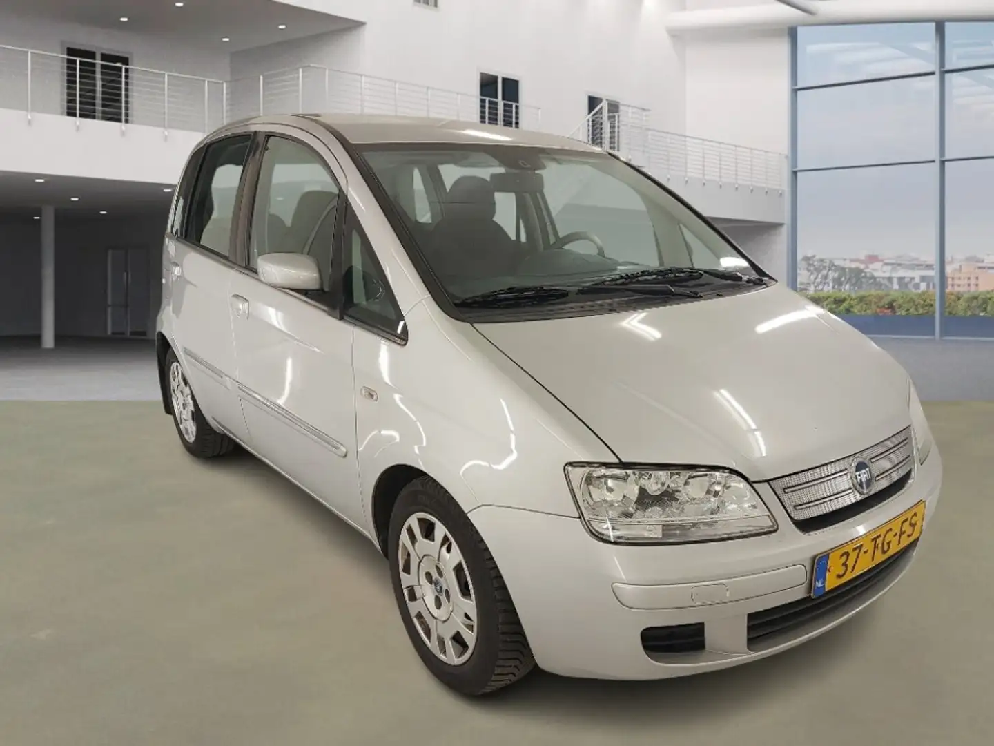 Fiat Idea 1.4-16V Dynamic/AUTOMAAT Gris - 2