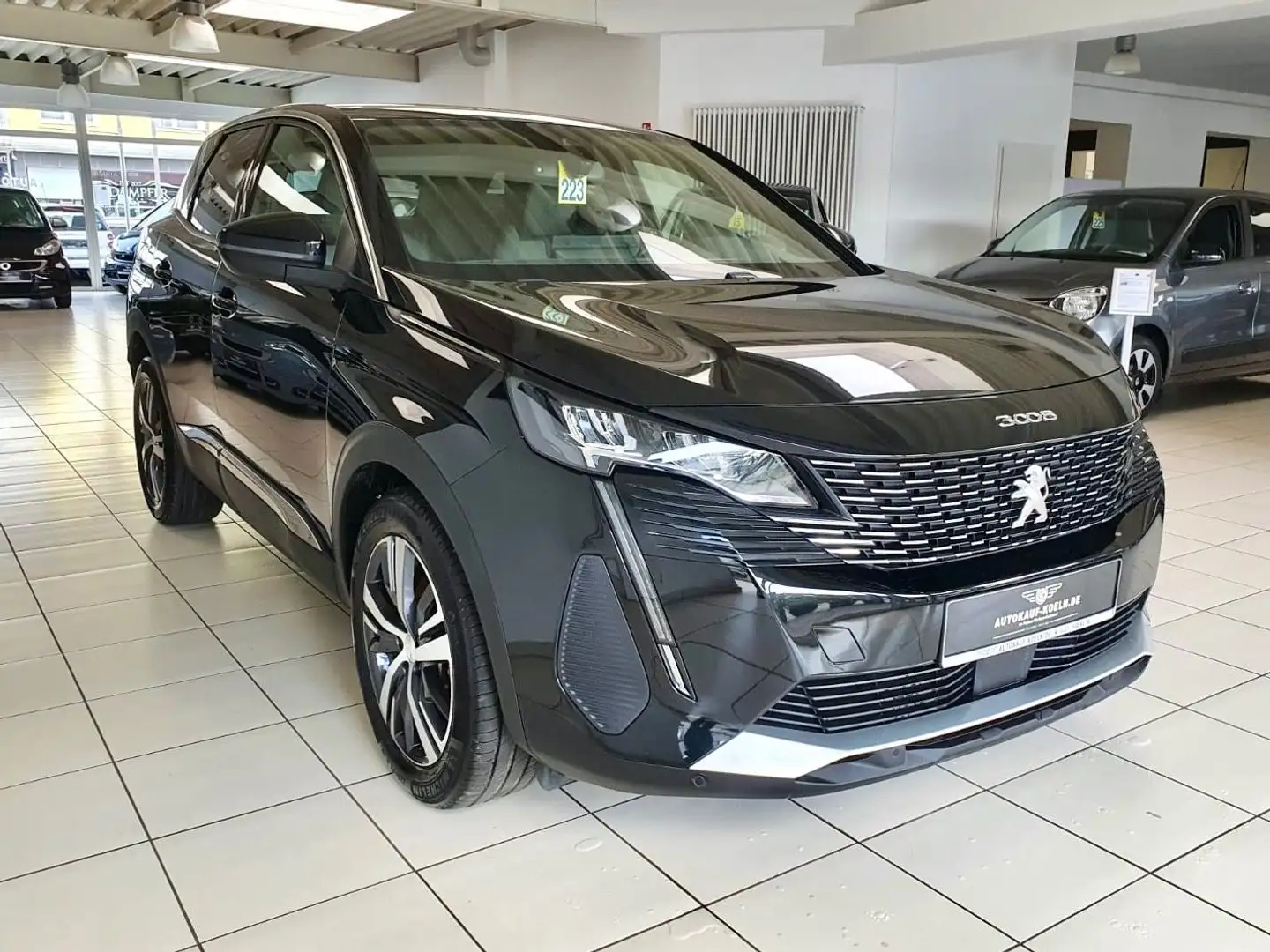 Peugeot 3008 1,2 12V e-THP PureTech Allure Pack Negro - 2