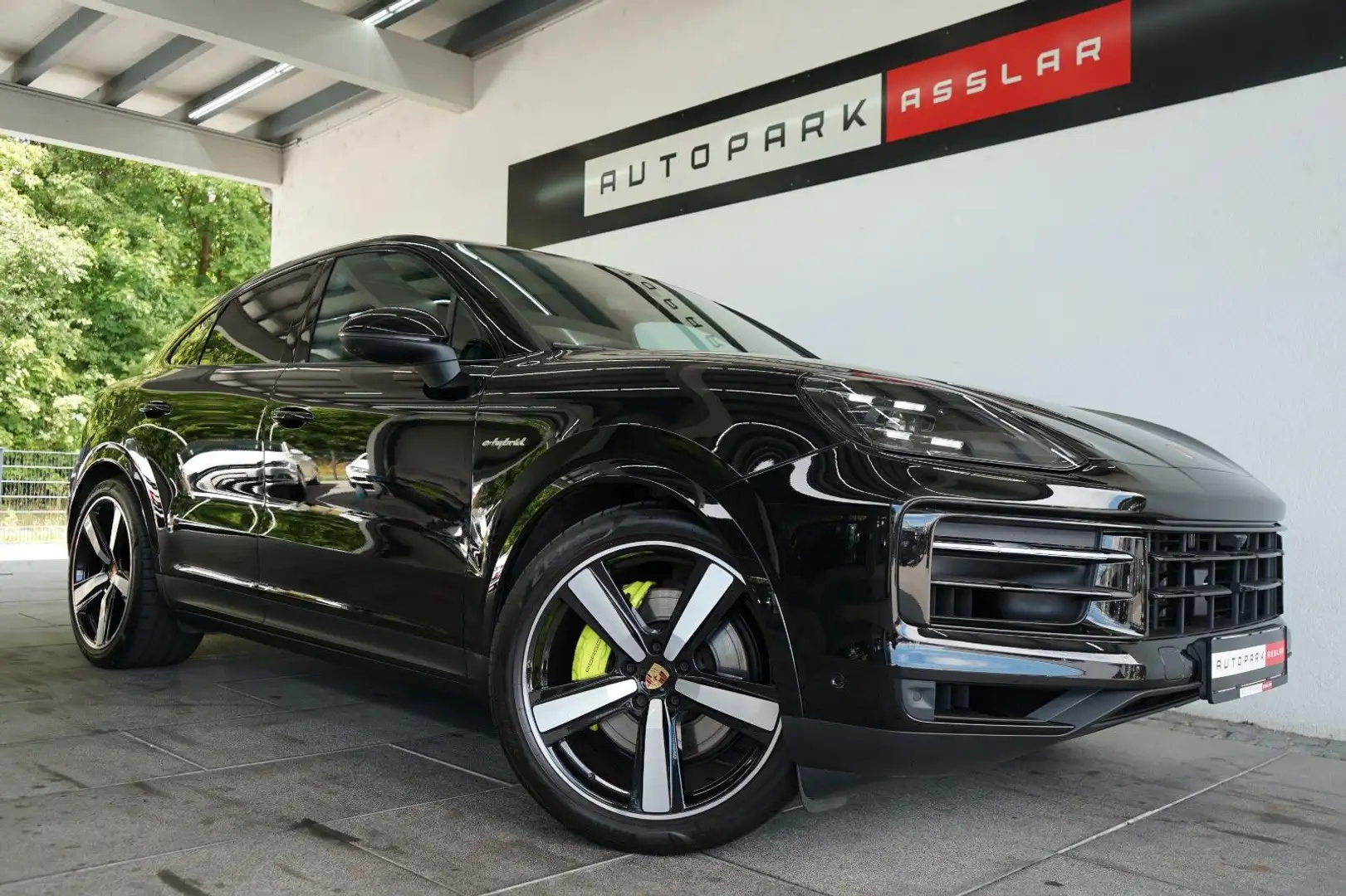 Porsche Cayenne Coupe E-Hybrid MY24/P-DISPLAY/MEGA-SPEC Schwarz - 1