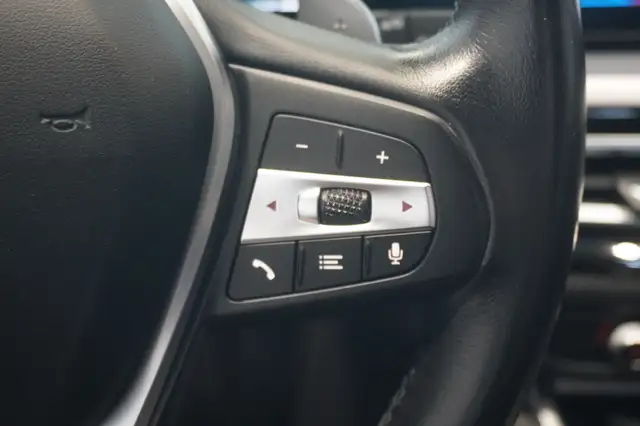 BMW 3 Series view 13