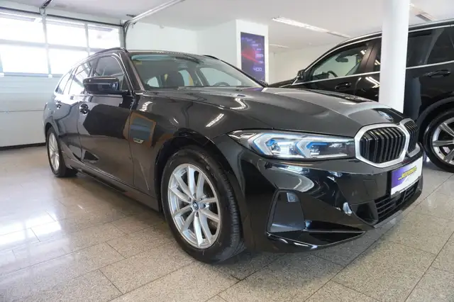 BMW 3 Series view 3