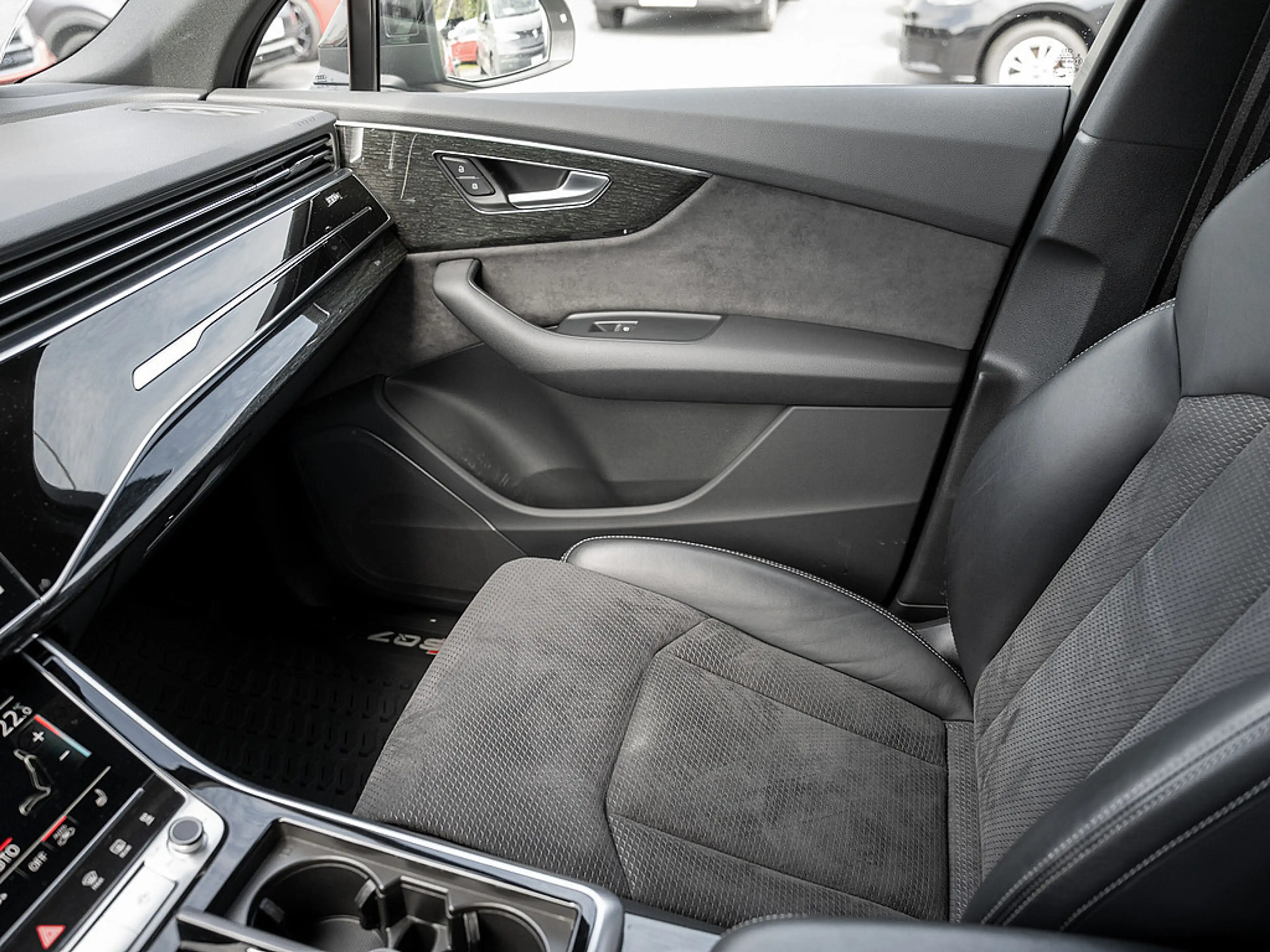 Audi SQ7 4.0 TDI quattro AHK HUD MATRIX STHZG 360° — photo 11