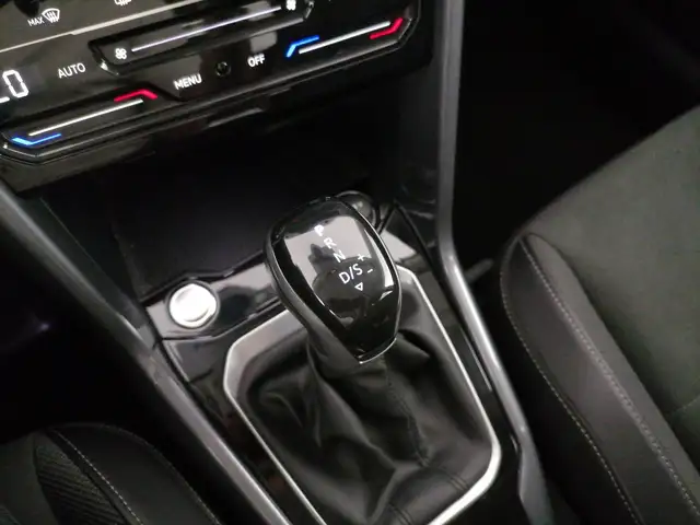 Volkswagen T-Roc view 13