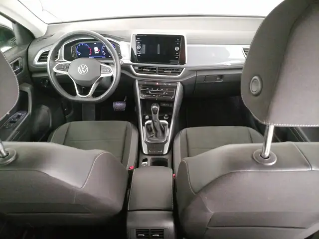Volkswagen T-Roc view 9