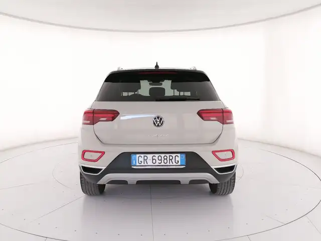 Volkswagen T-Roc view 4