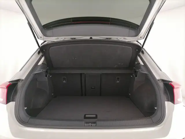 Volkswagen T-Roc view 10