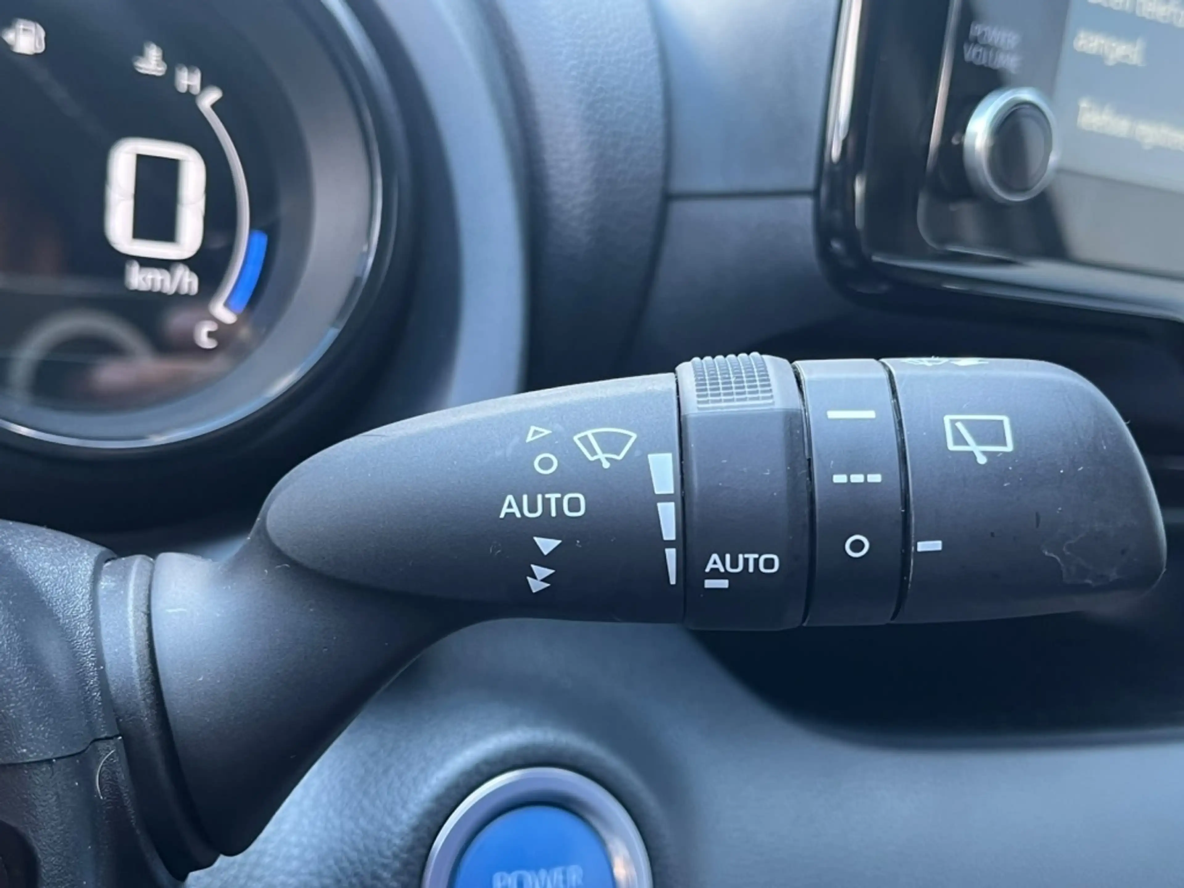 Mazda 2 Hybrid 1.5 Select / Complete uitvoering / Afneemba — photo 17