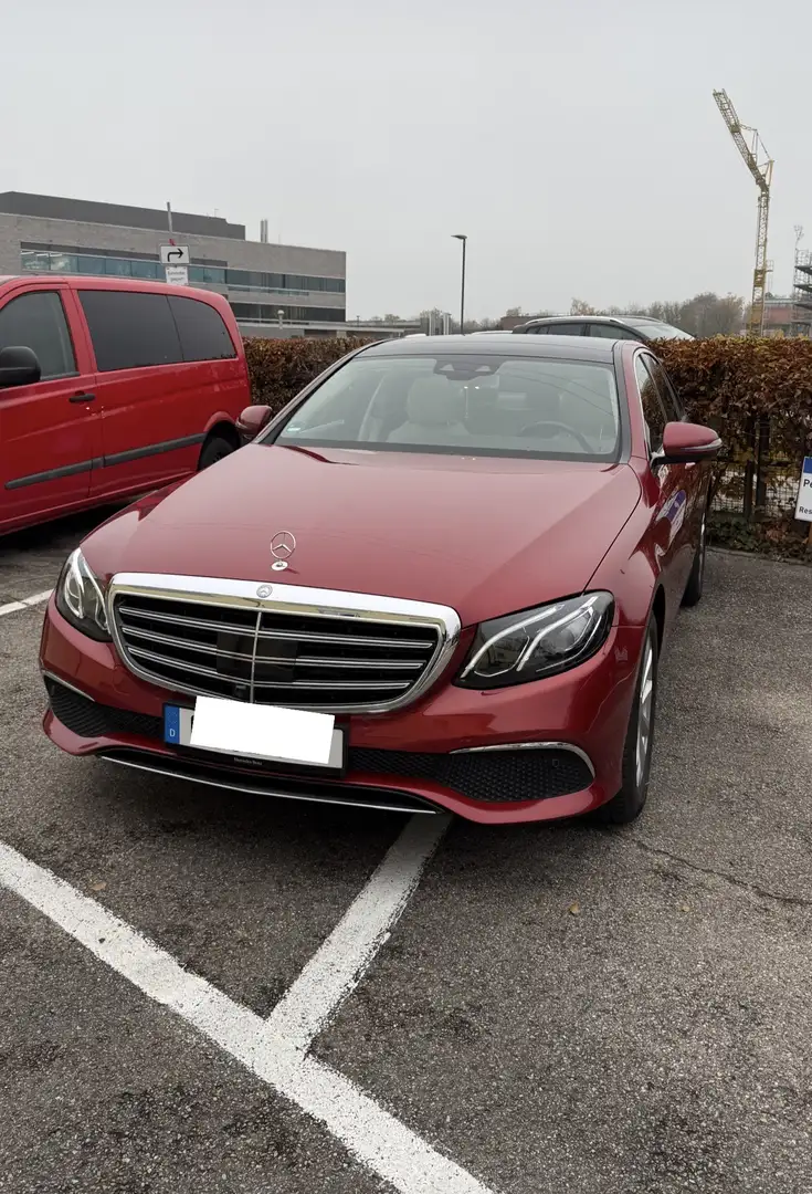 Mercedes-Benz E 250 9G-TRONIC Exclusive Rot - 1