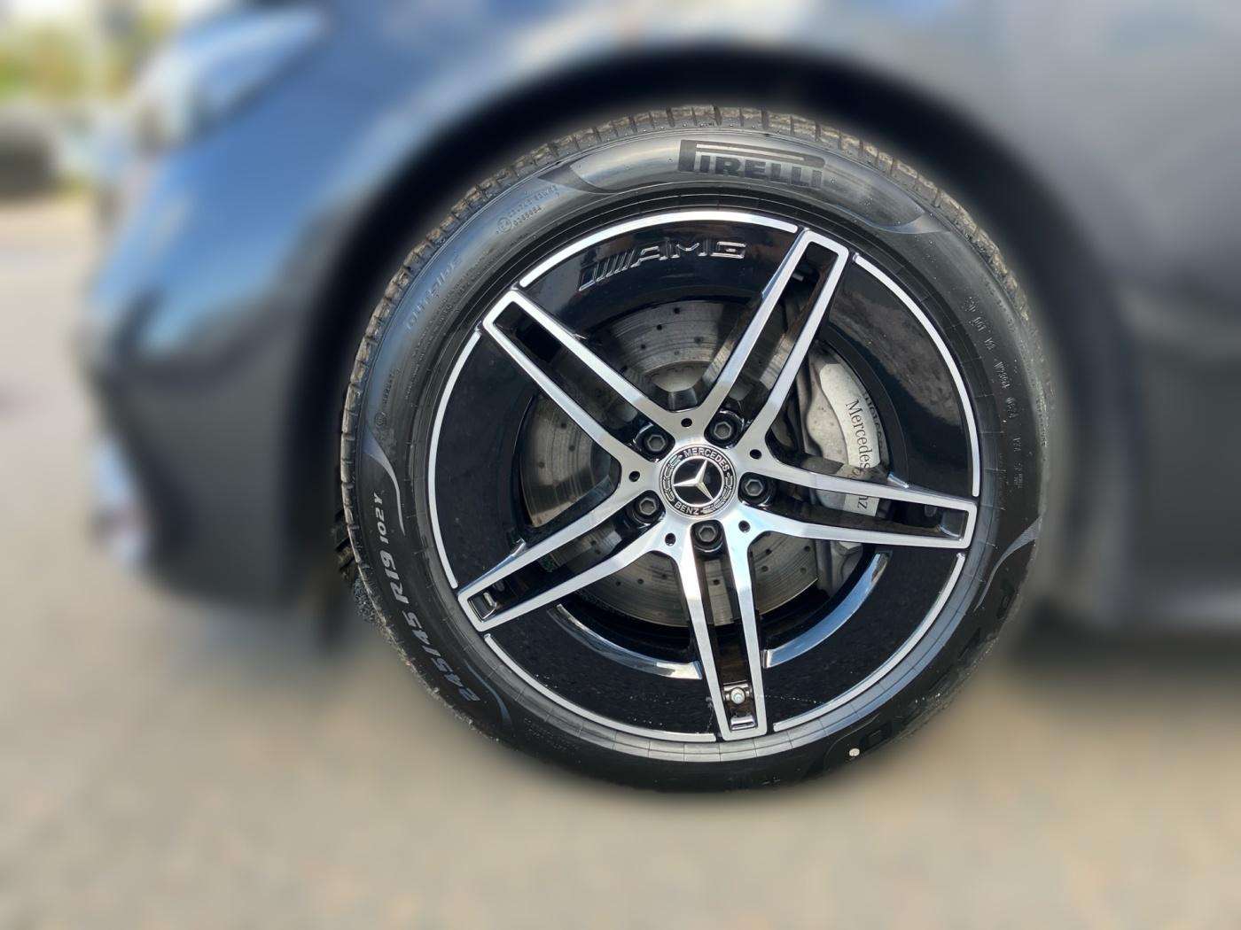 Mercedes-Benz E 200