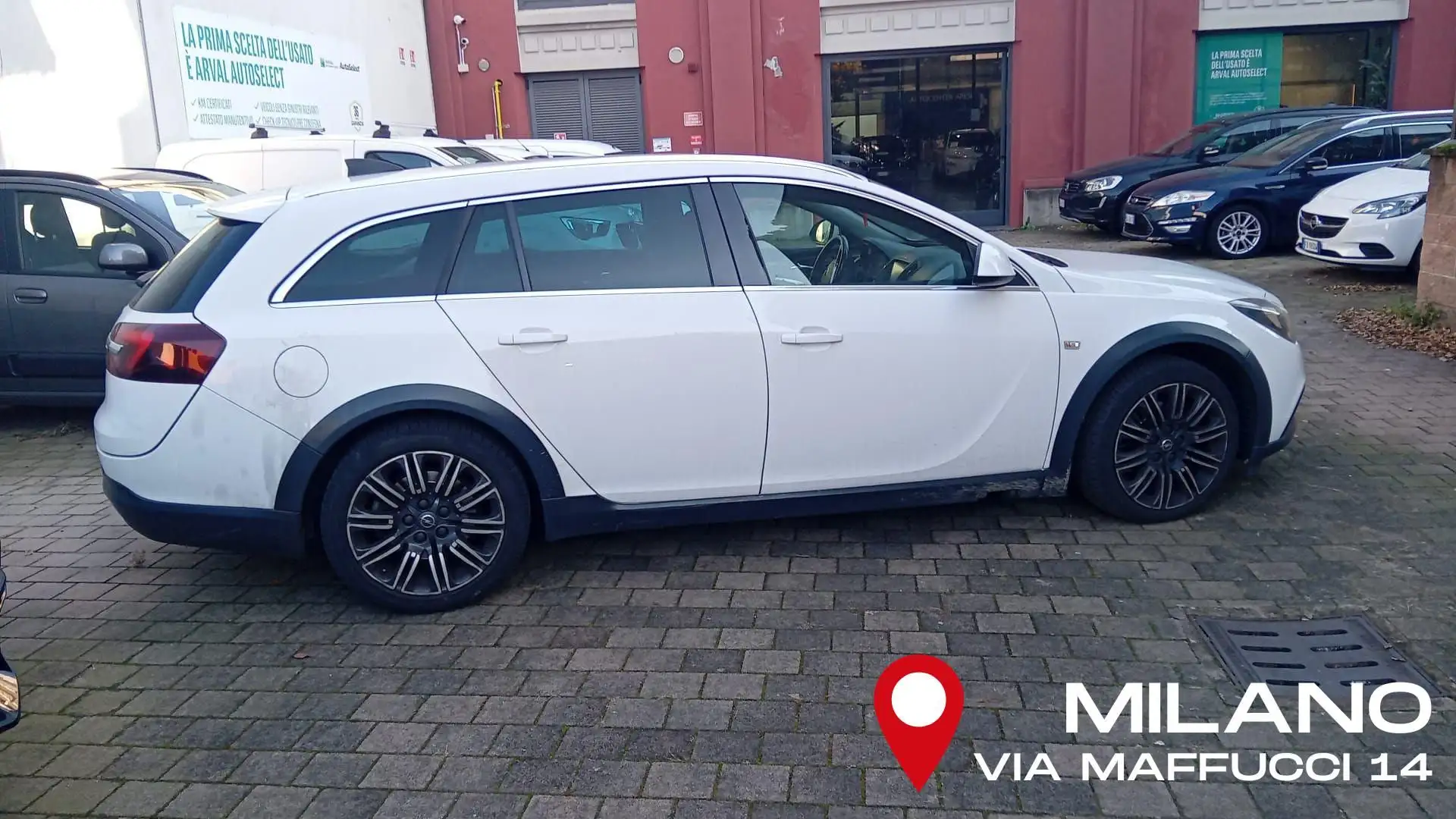 Opel Insignia 2.0 CDTI 170CV Start&Stop Sports Tourer Cosmo Busi Weiß - 2