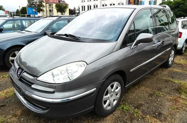 Peugeot 807