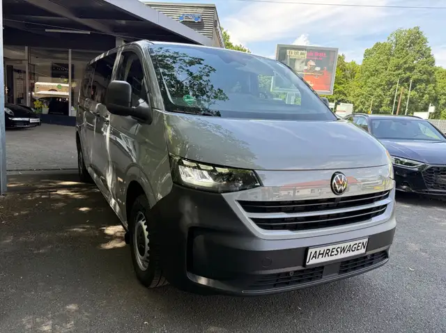 Volkswagen T7 Transporter Lang AHK 9 Sitze Automatik