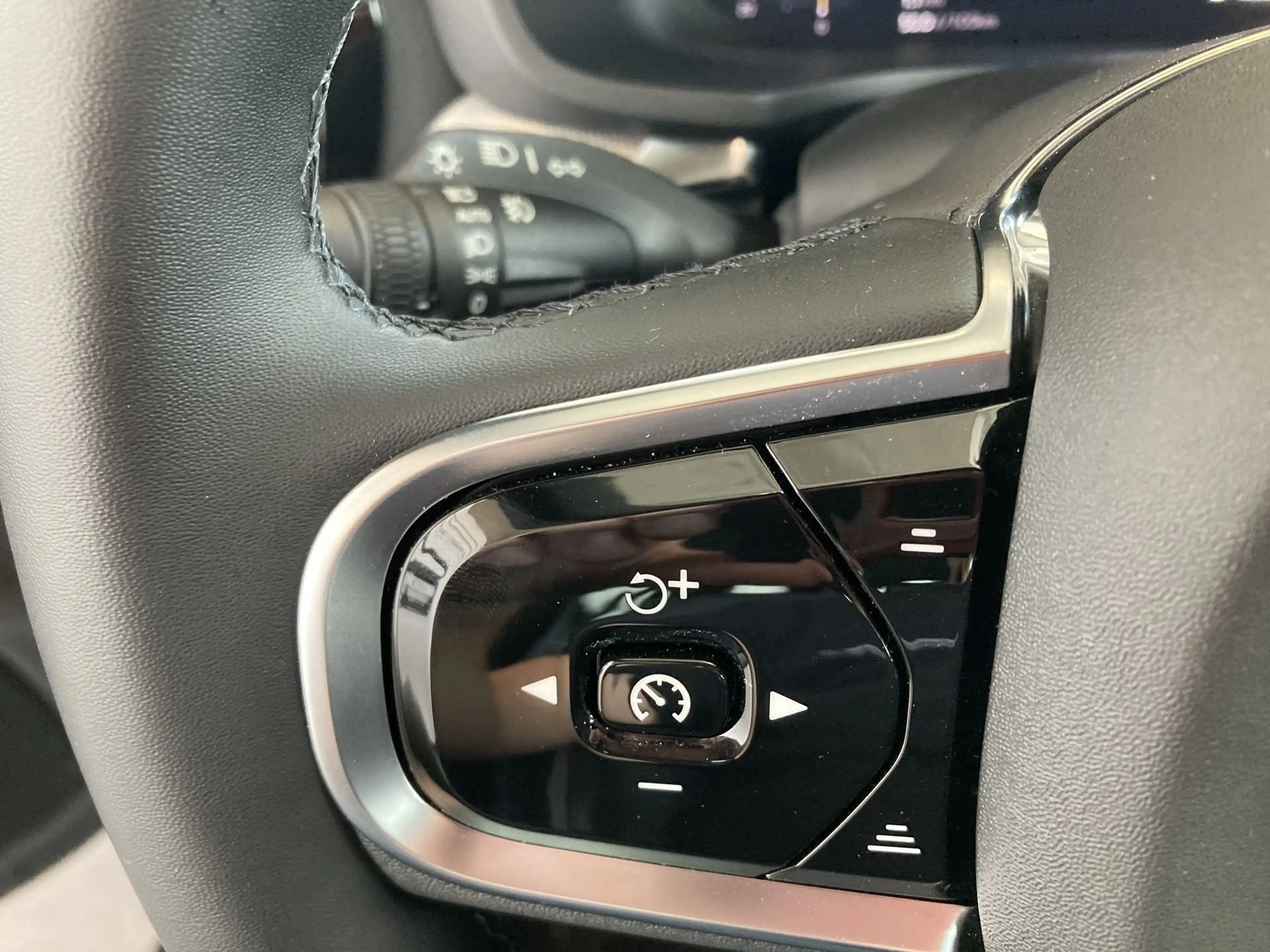 Volvo S60 PLUS DARK HYBRID BENZINE OPEN DAK+TAL VAN OPTIES — photo 13