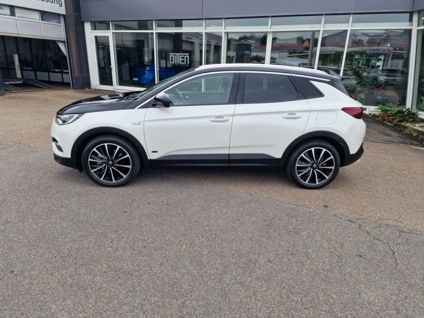 Opel Grandland Ultimate PHEV 4 1,6 AT+AHK+MAT+NAV+APA Klima Navi Weiß - 2