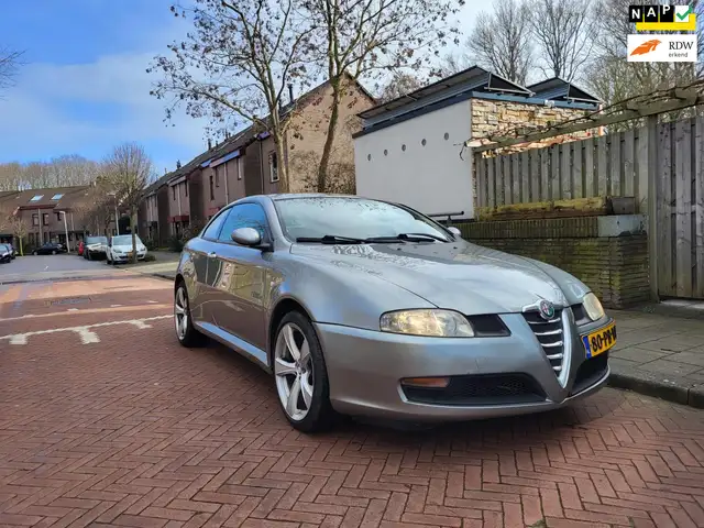 Alfa Romeo GT Leuke auto / 145.000 NAP / leuke uitvoering