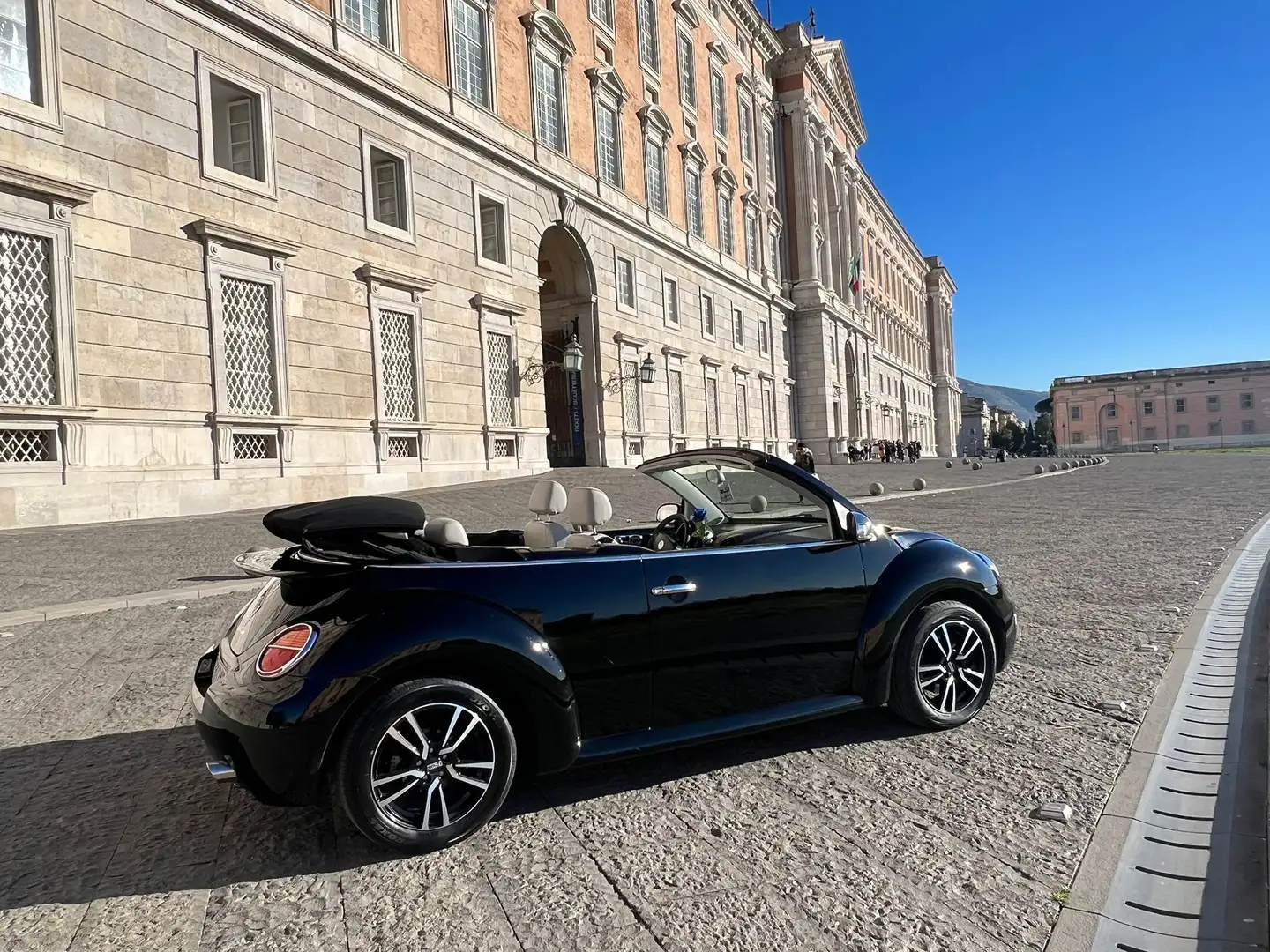Volkswagen Beetle cabrio 1600 benzina - 1