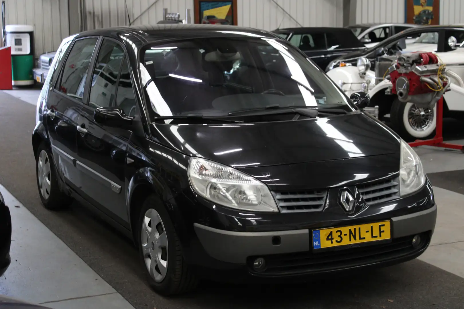 Renault Scenic 2.0-16V Expression Luxe Airco, Isofix, Cruise cont Zwart - 2