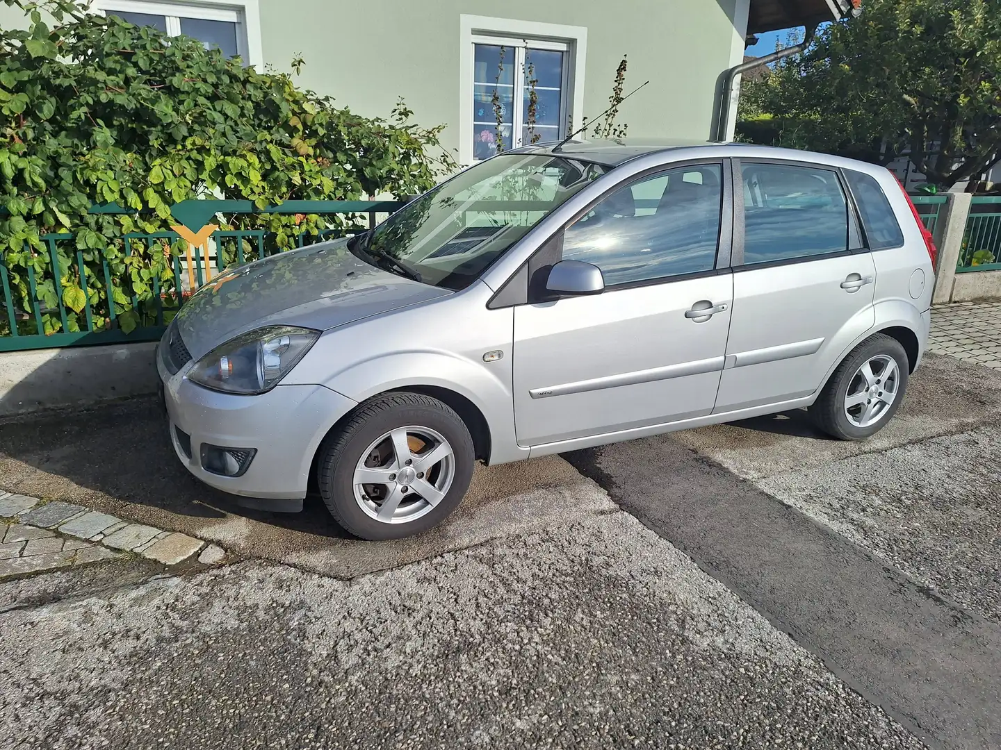 Ford Fiesta Fiesta Fifty 1,4 TDCi Fifty Grau - 2