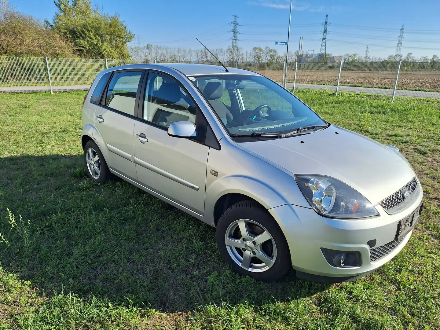 Ford Fiesta Fiesta Fifty 1,4 TDCi Fifty Grau - 1