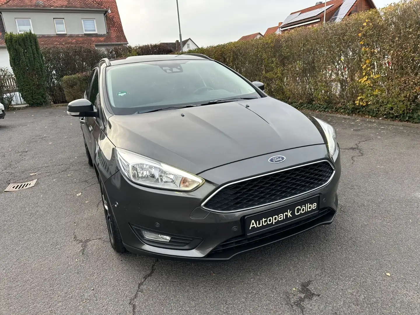 Ford Focus Turnier Business*Navi* Grau - 2