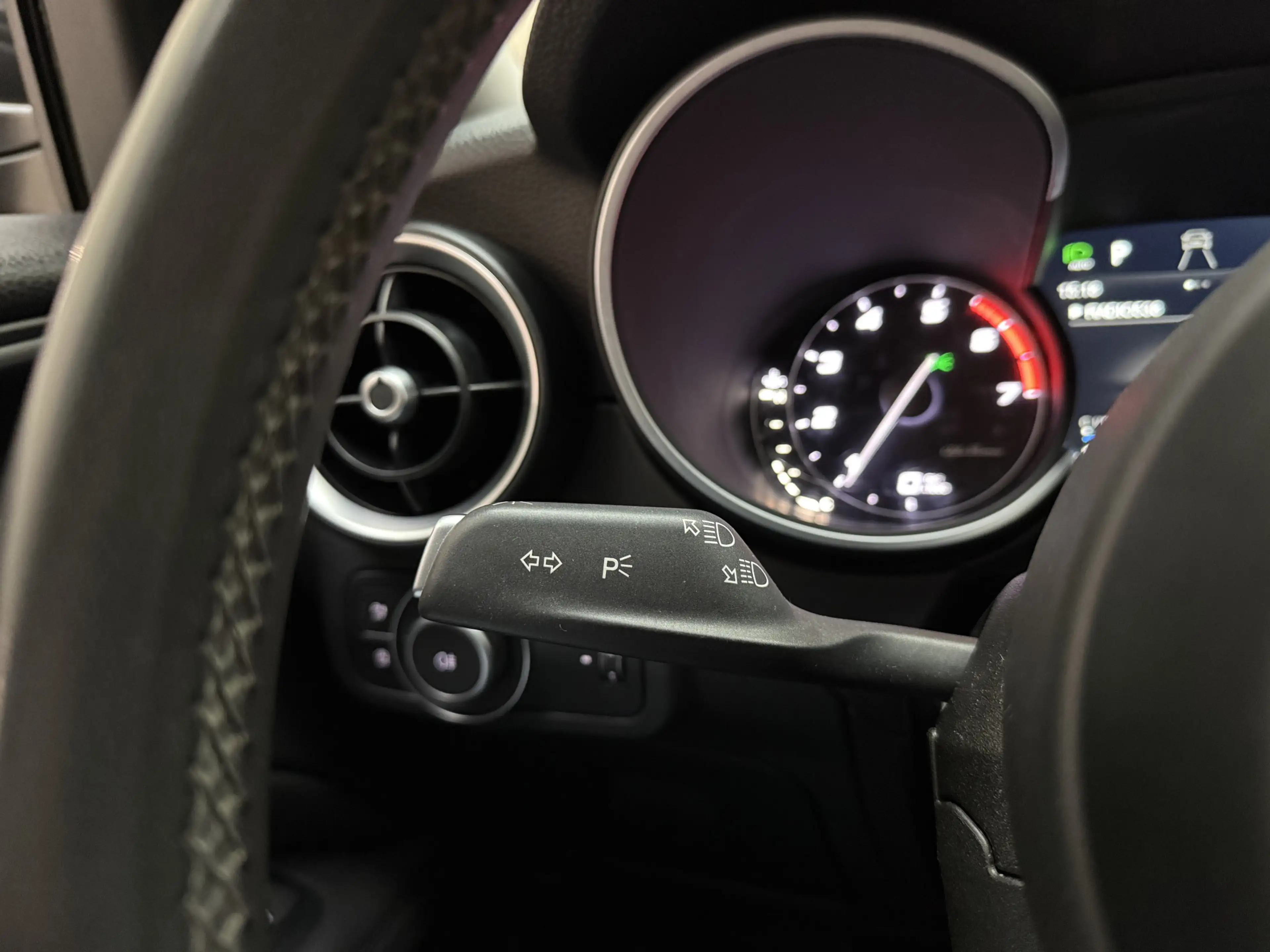 Alfa Romeo Stelvio 2.0 T AWD Super 287 PK / BLACK EDITION / ABC-Kleps — photo 33