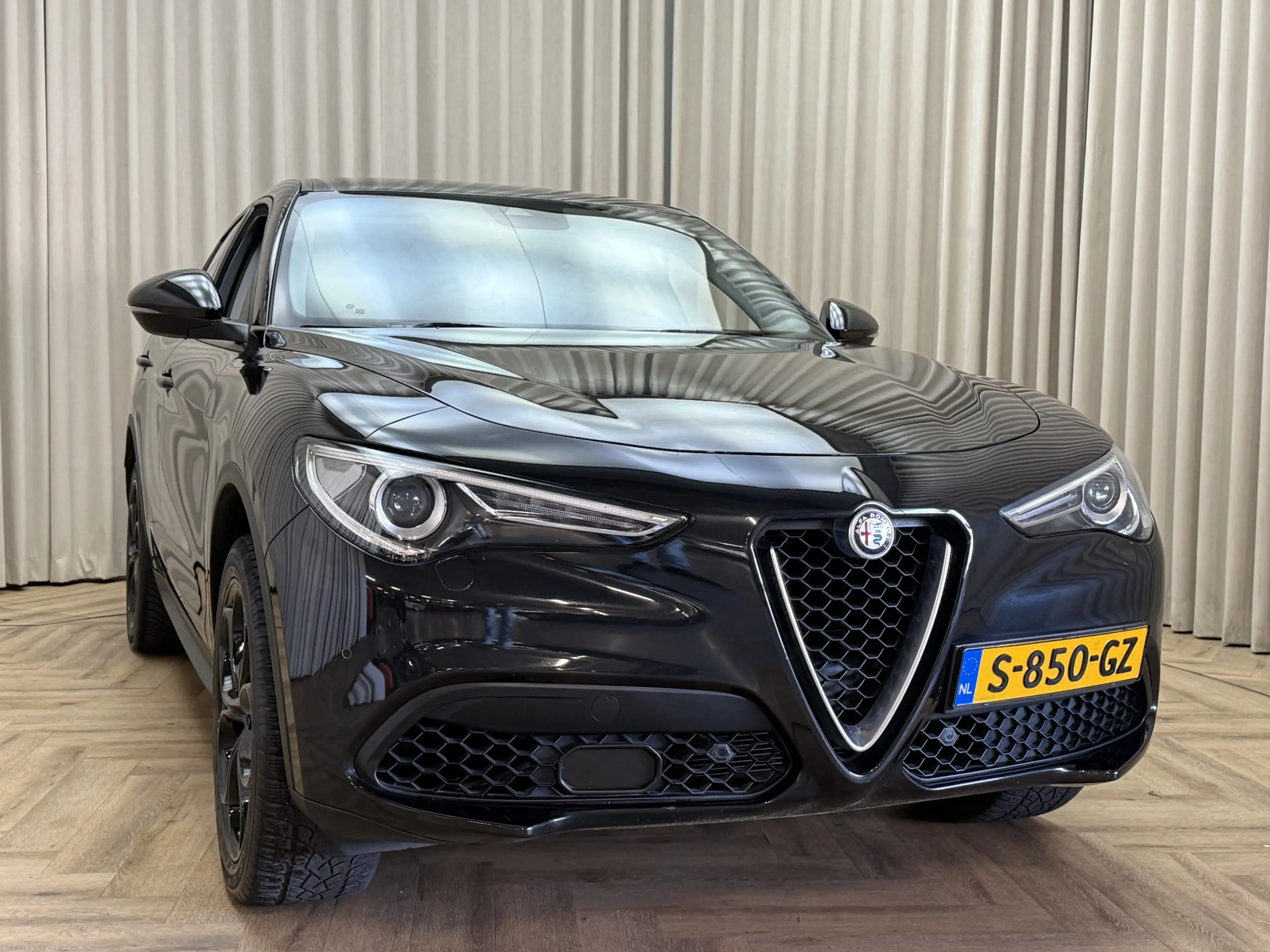 Alfa Romeo Stelvio 2.0 T AWD Super 287 PK / BLACK EDITION / ABC-Kleps — photo 23